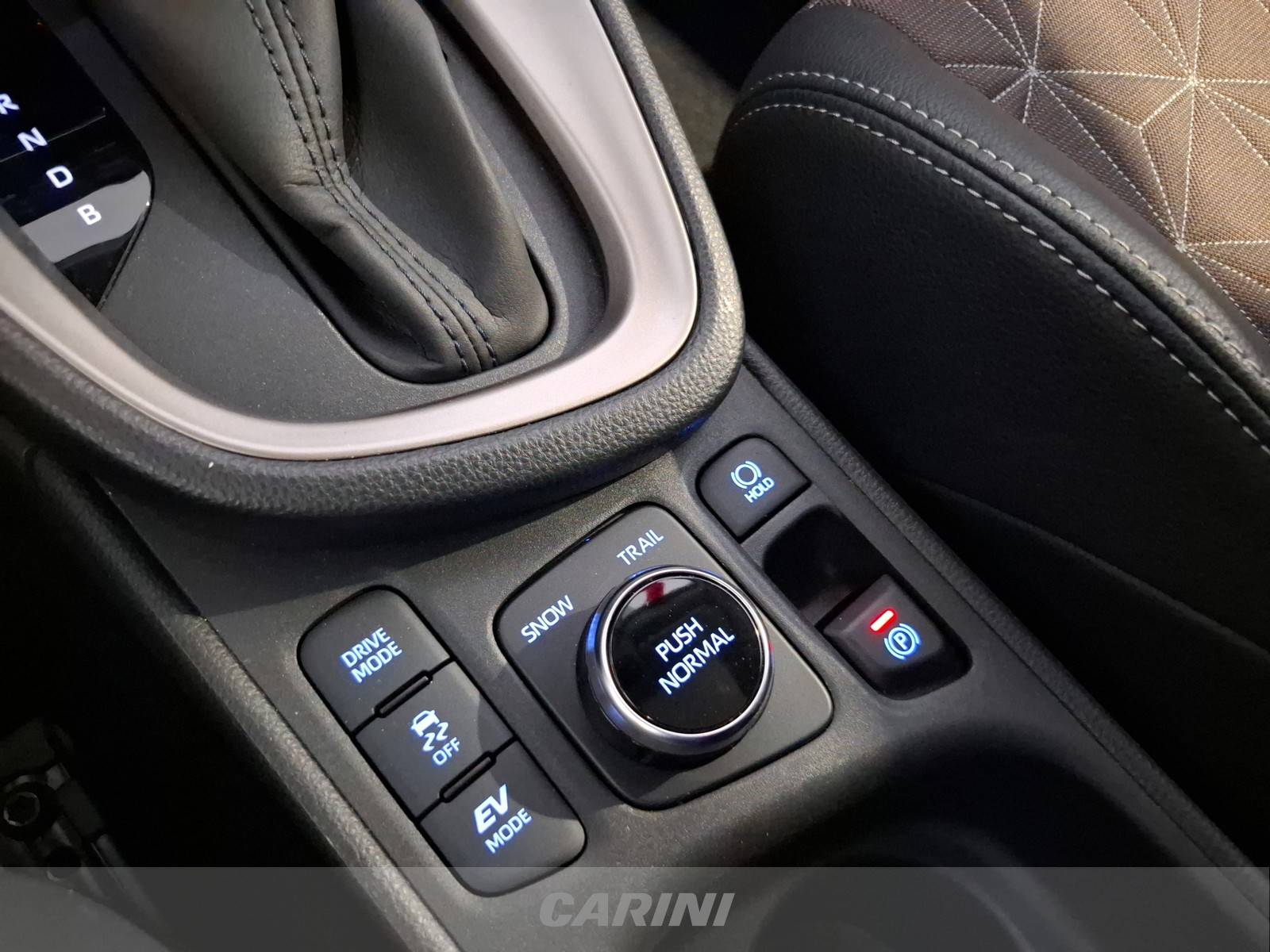 CARINI Toyota yaris cross