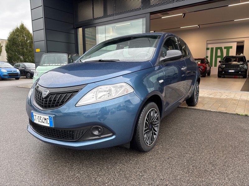 Lancia Ypsilon