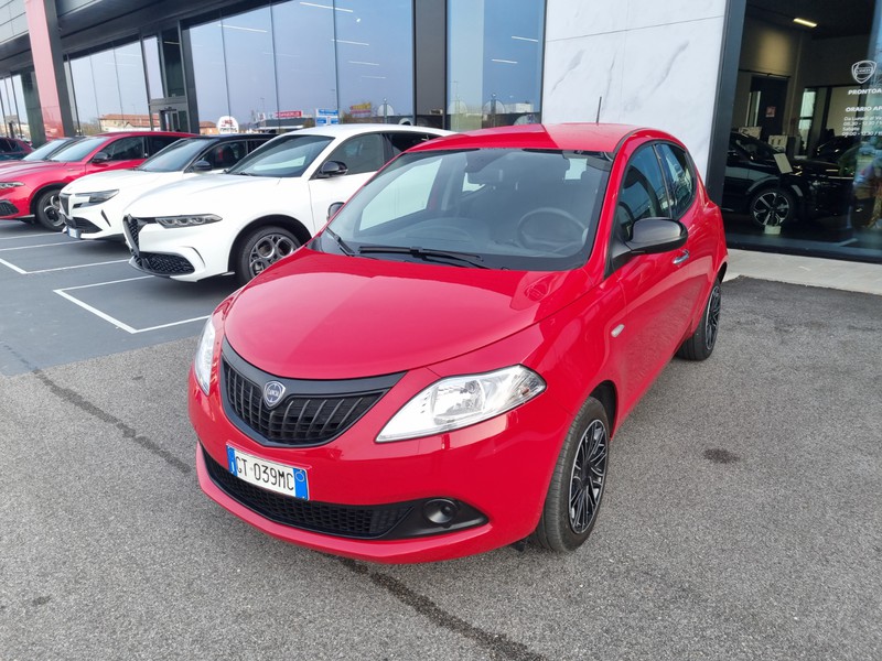 Lancia Ypsilon
