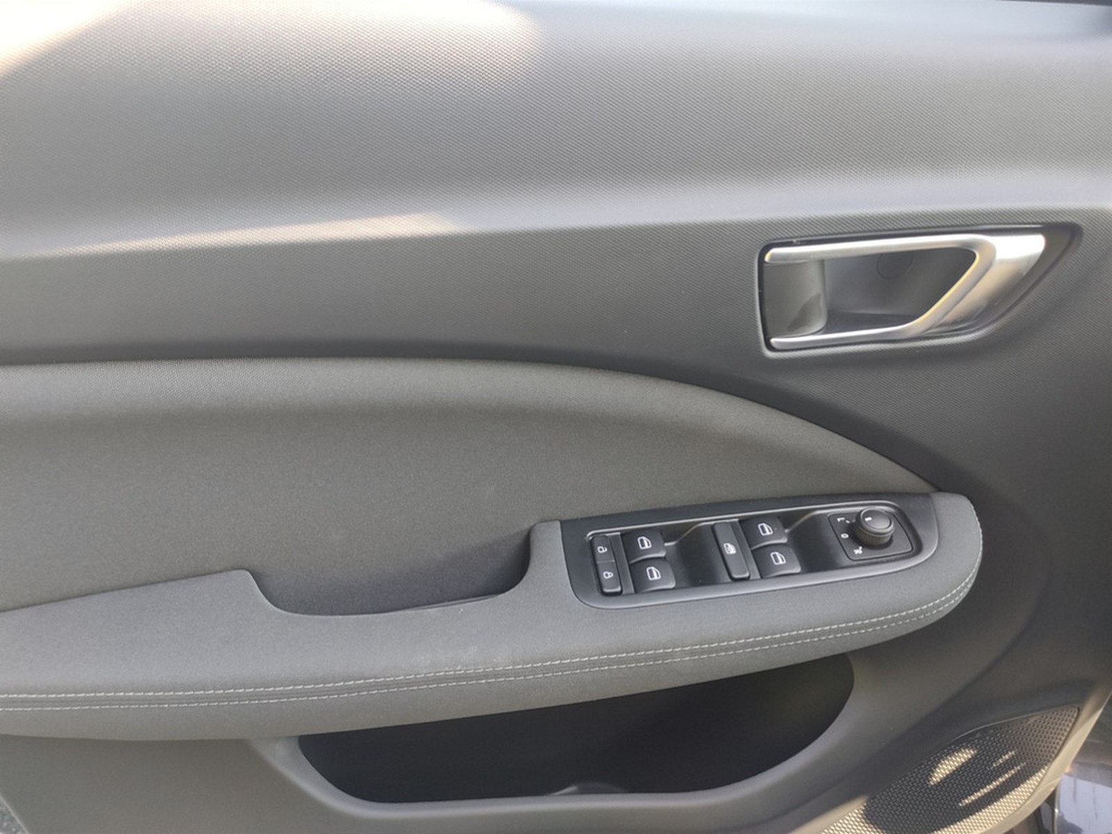 UNICAR Leapmotor T03