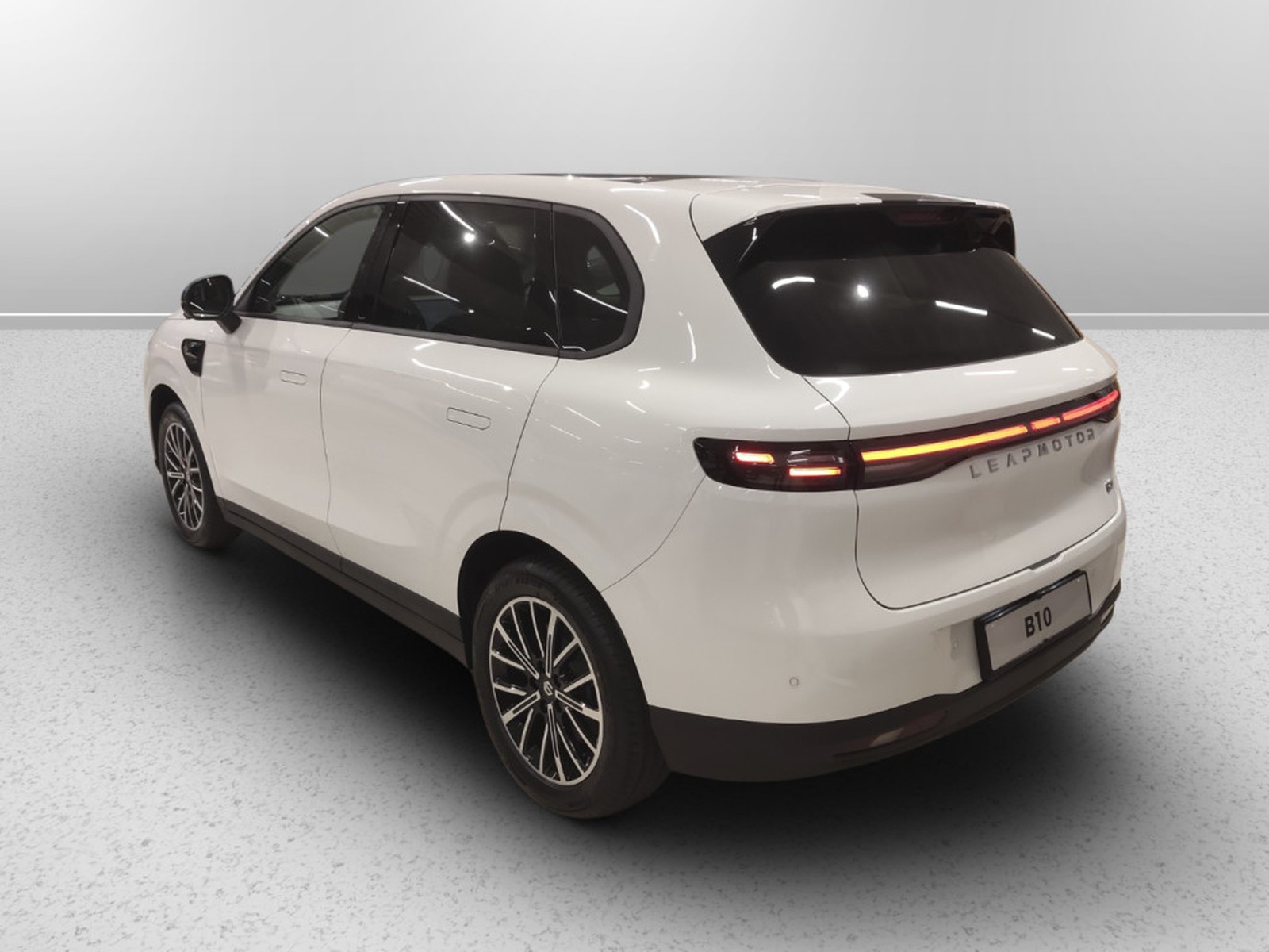 UNICAR Leapmotor B10