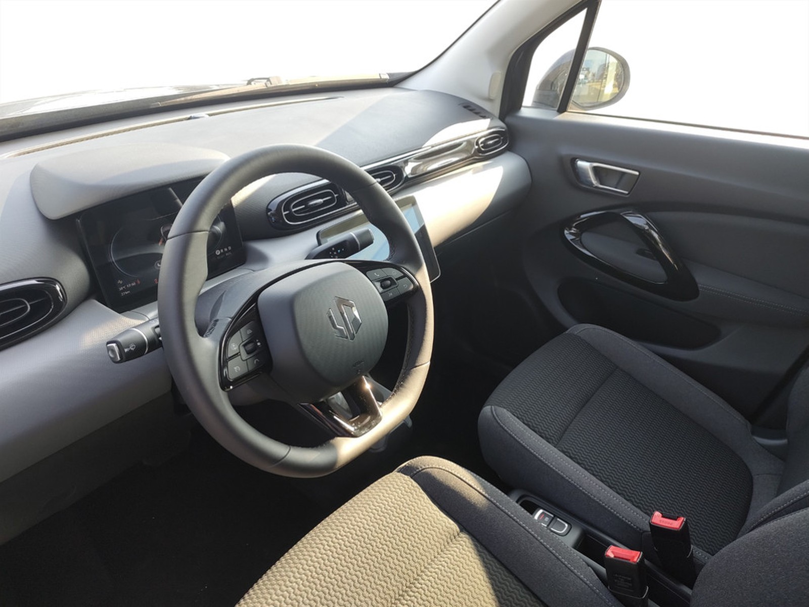 UNICAR Leapmotor T03