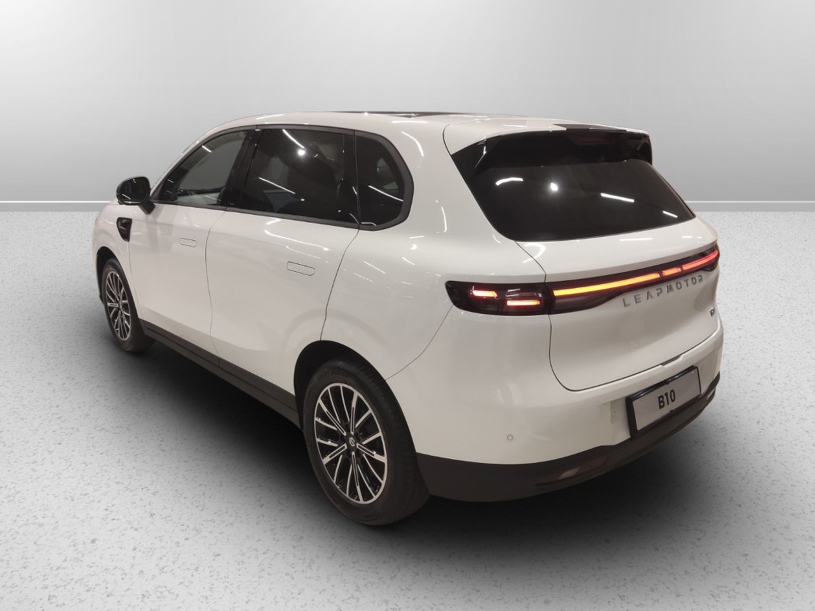 UNICAR Leapmotor B10