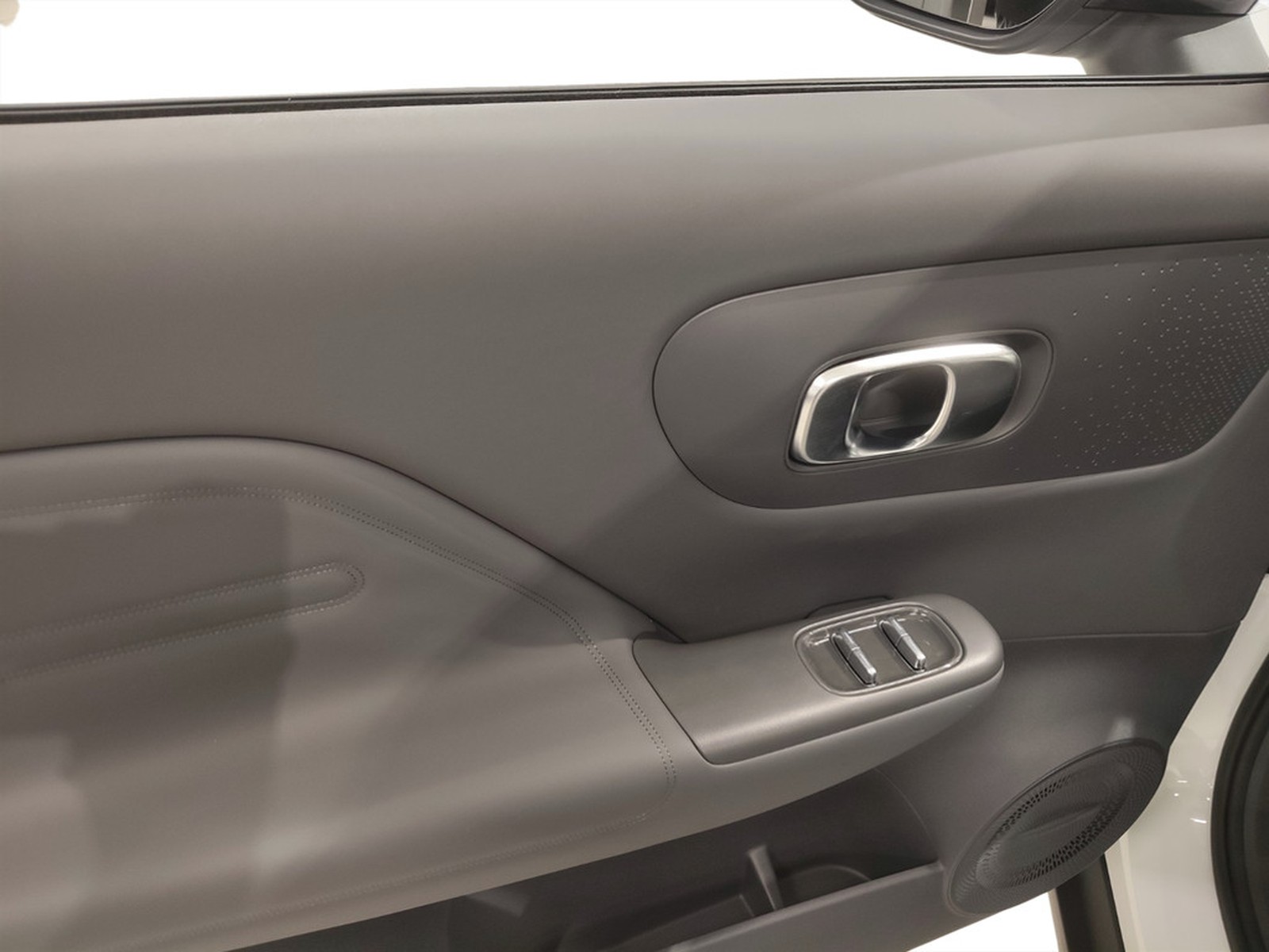 UNICAR Leapmotor B10