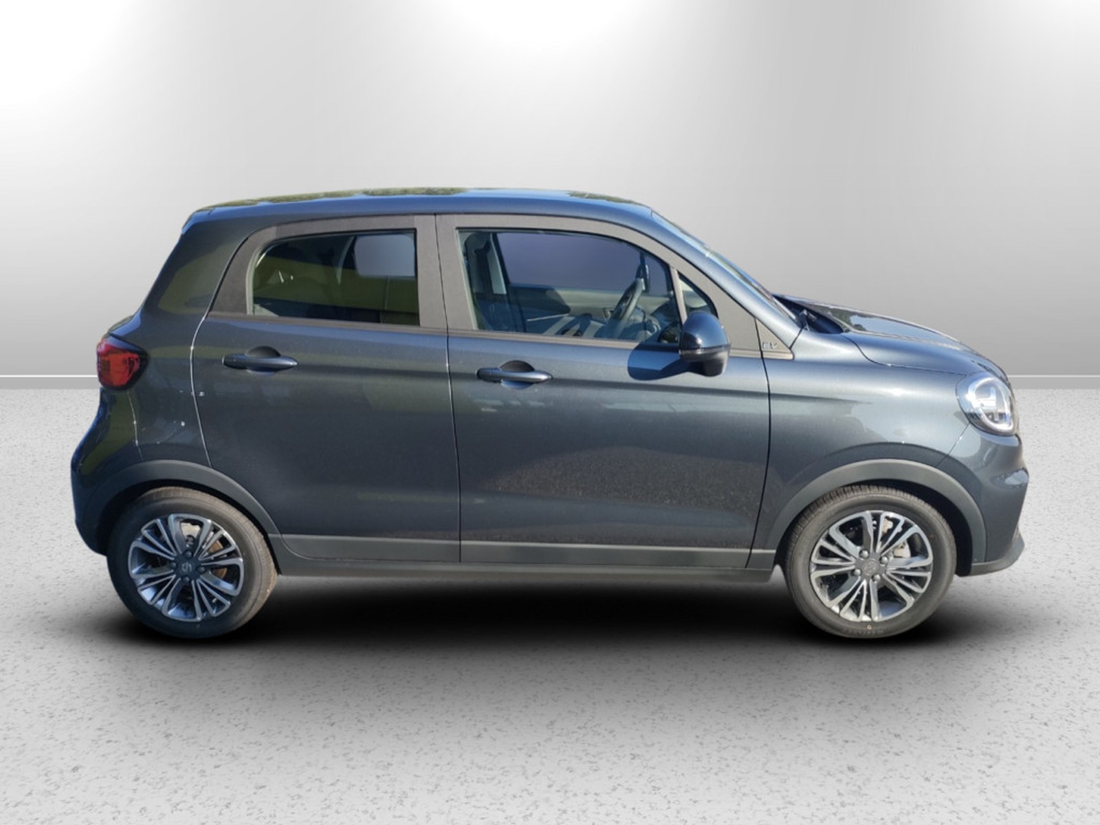 UNICAR Leapmotor T03