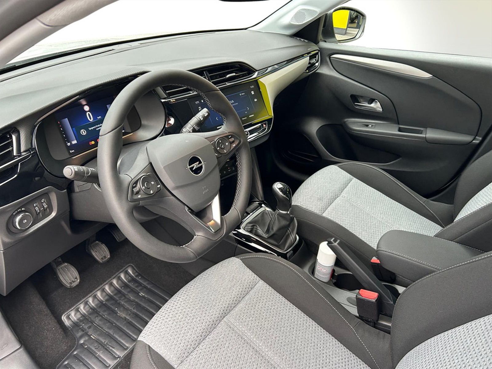 UNICAR Opel Corsa