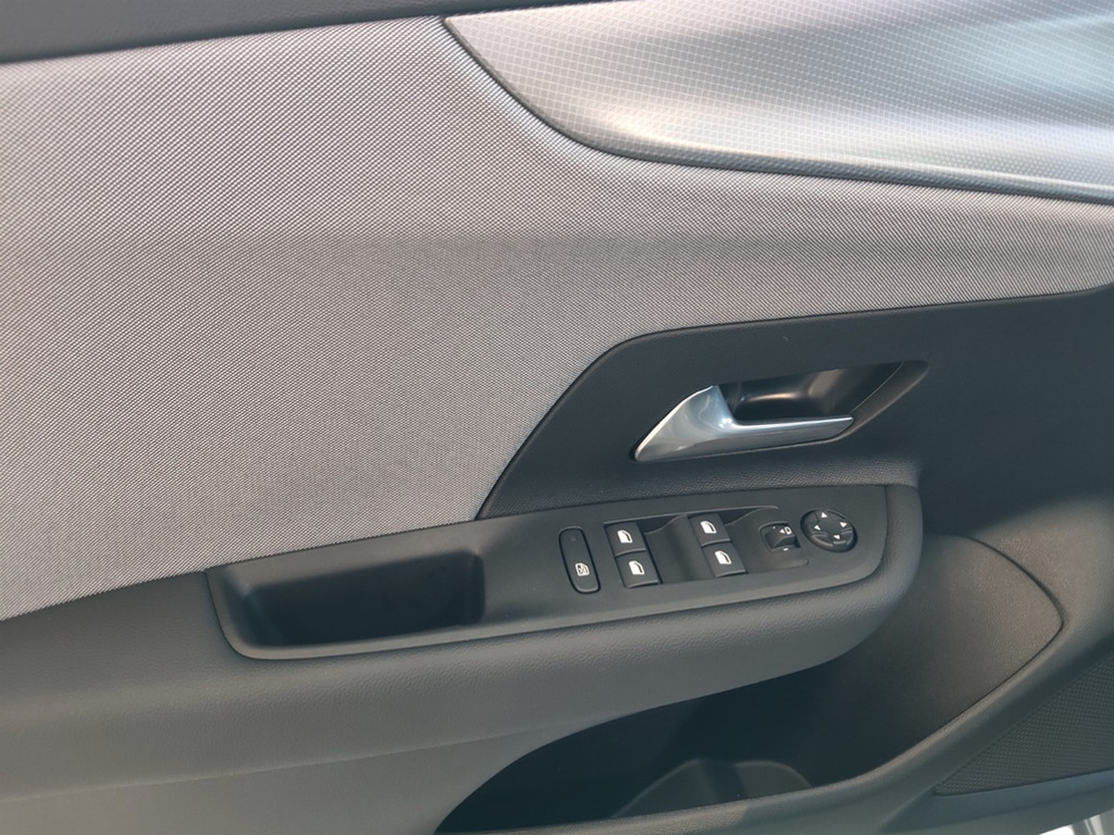 UNICAR Opel Mokka
