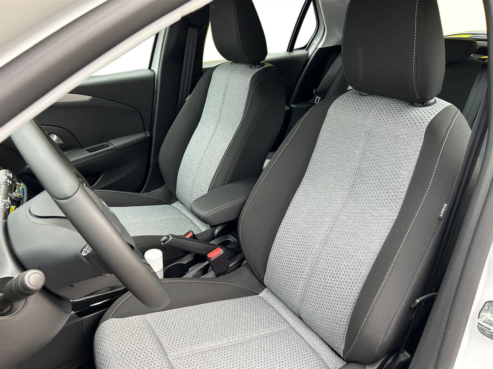 UNICAR Opel Corsa