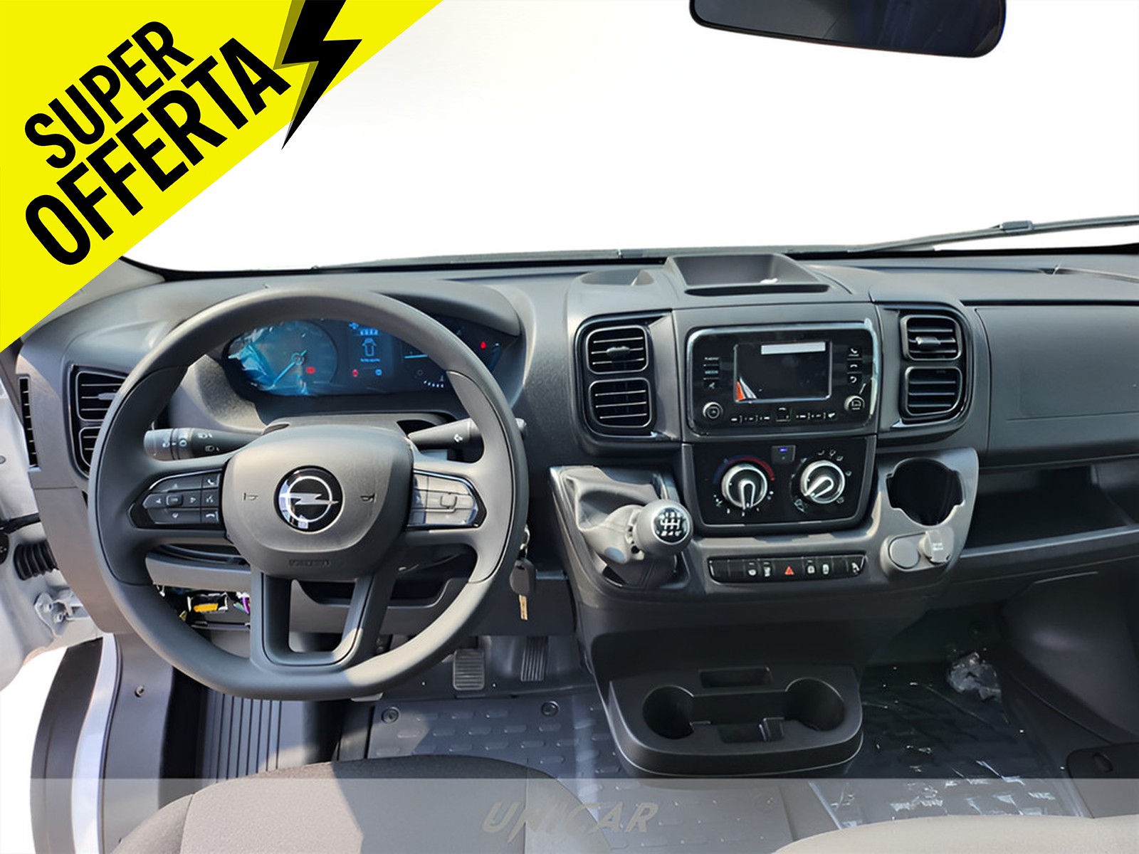 UNICAR Opel Movano