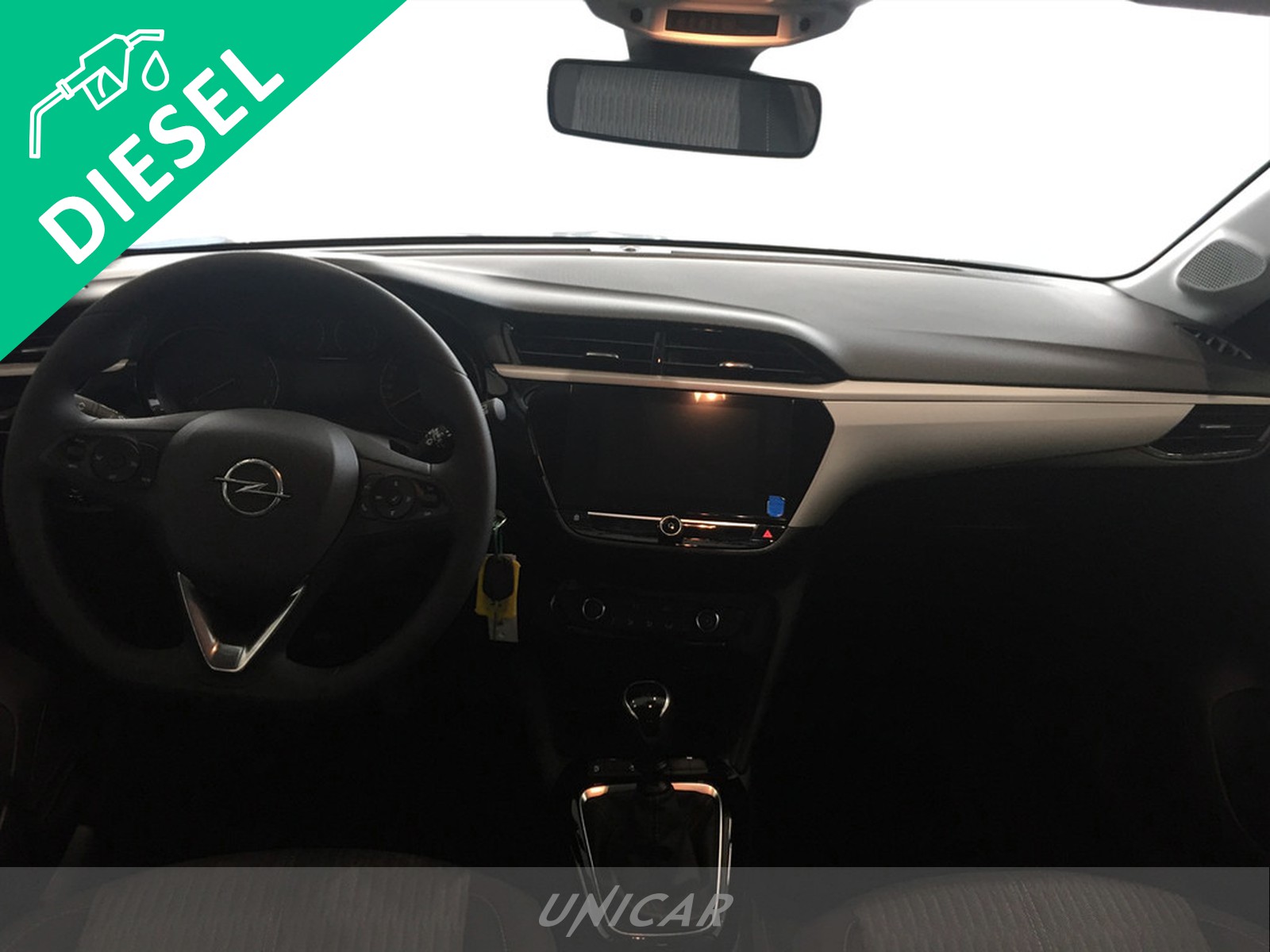 UNICAR Opel Corsa