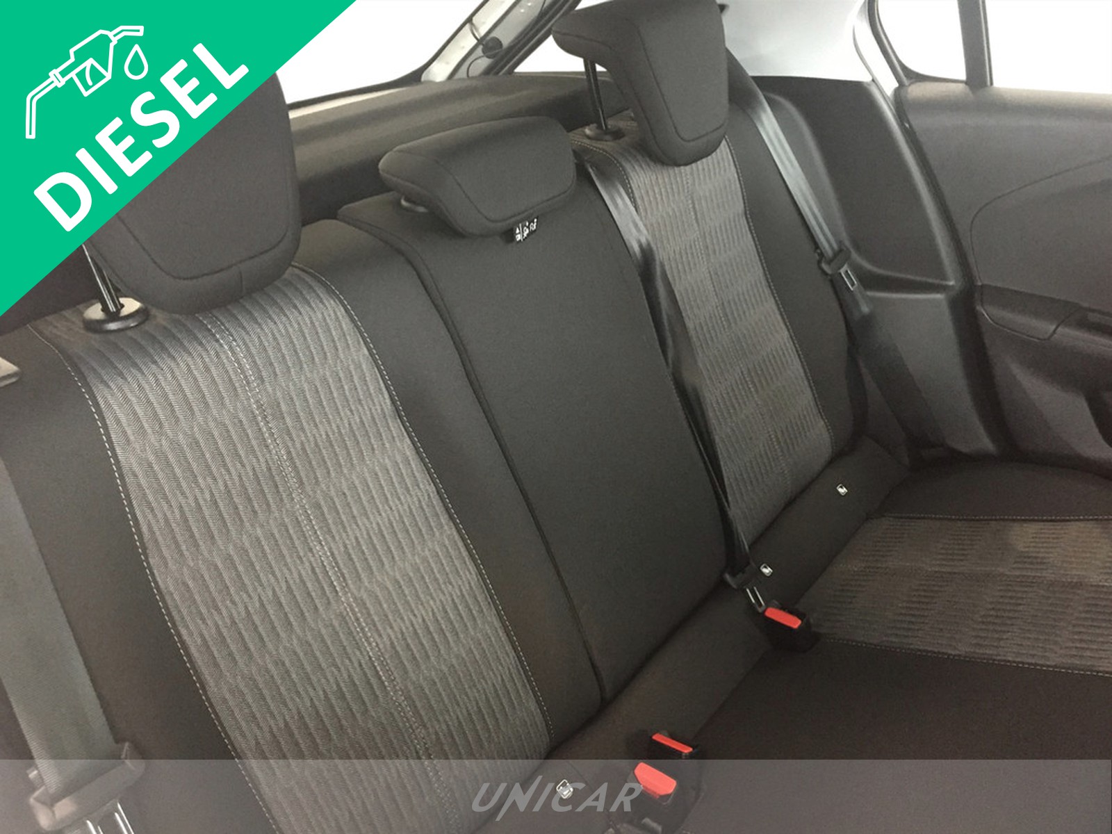 UNICAR Opel Corsa