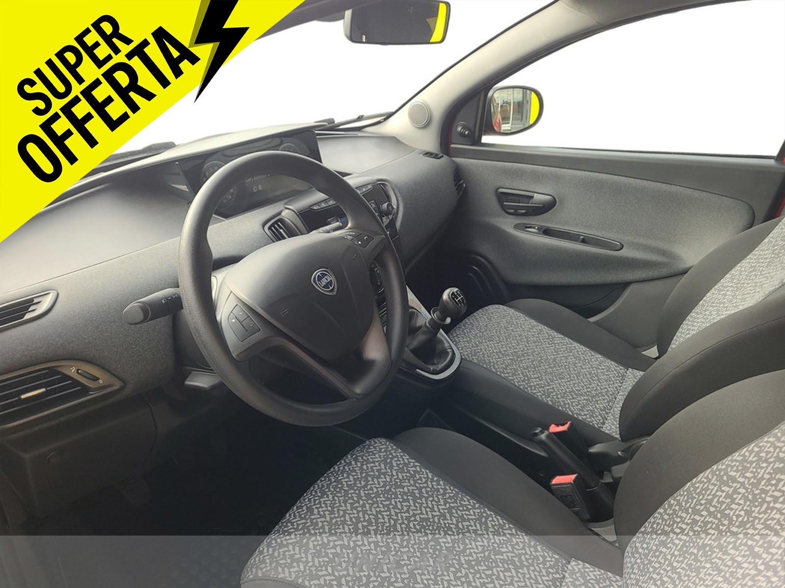 UNICAR Lancia Ypsilon