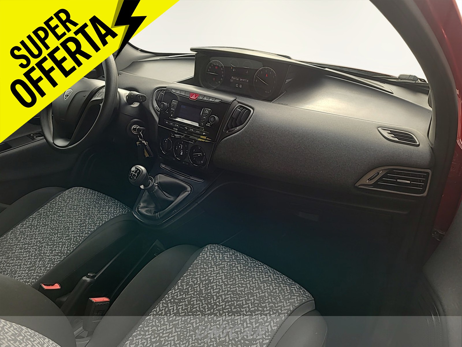 UNICAR Lancia Ypsilon