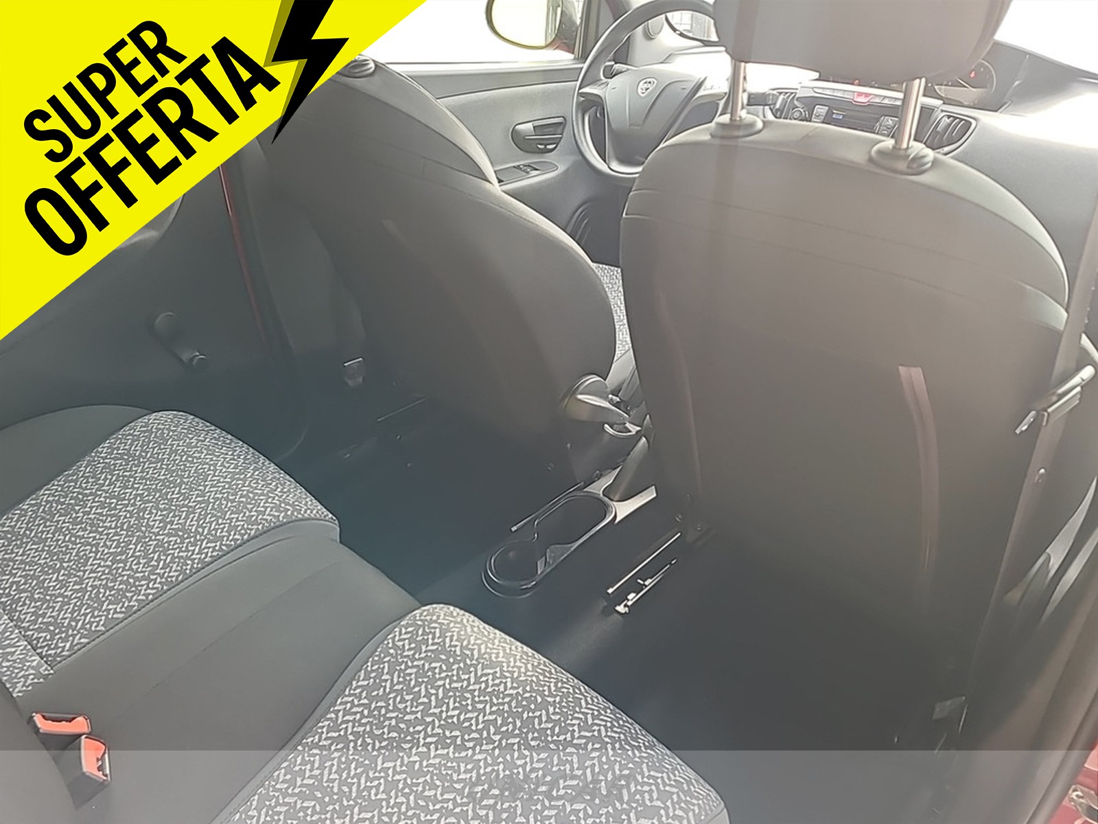 UNICAR Lancia Ypsilon