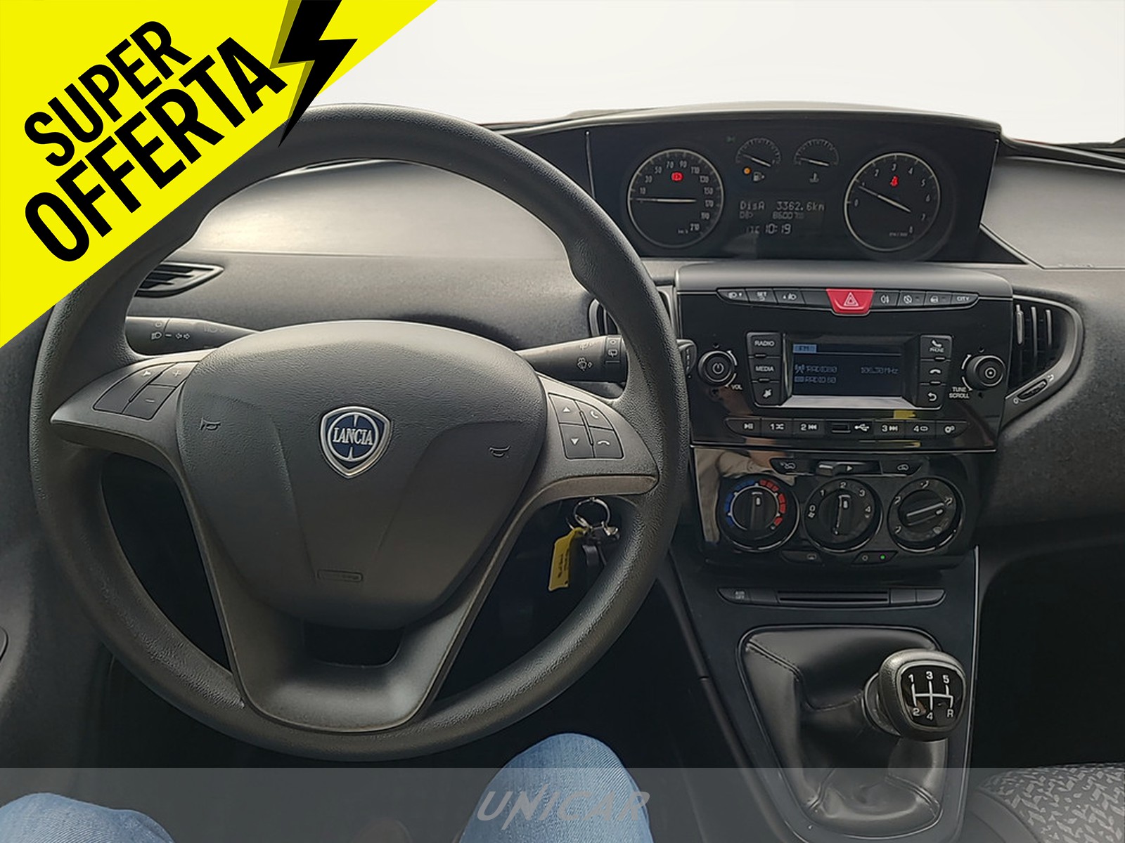 UNICAR Lancia Ypsilon