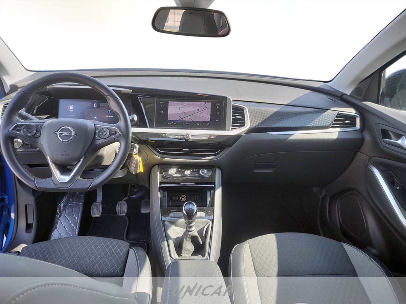 UNICAR Opel Grandland