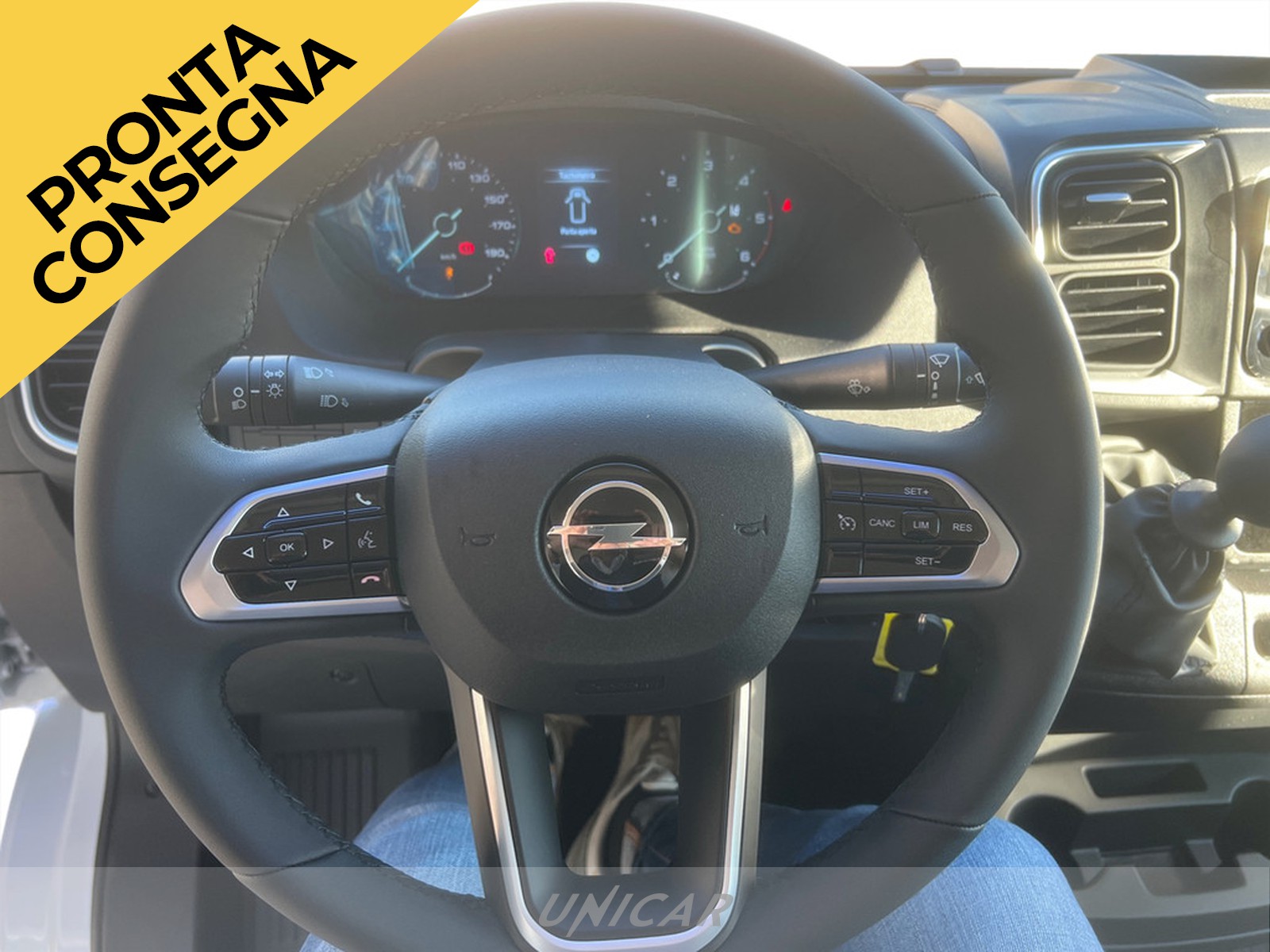 UNICAR Opel Movano