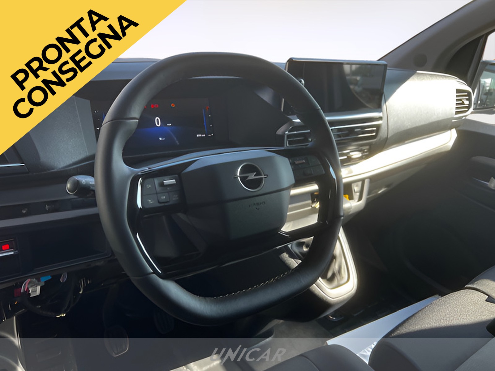 UNICAR Opel Vivaro