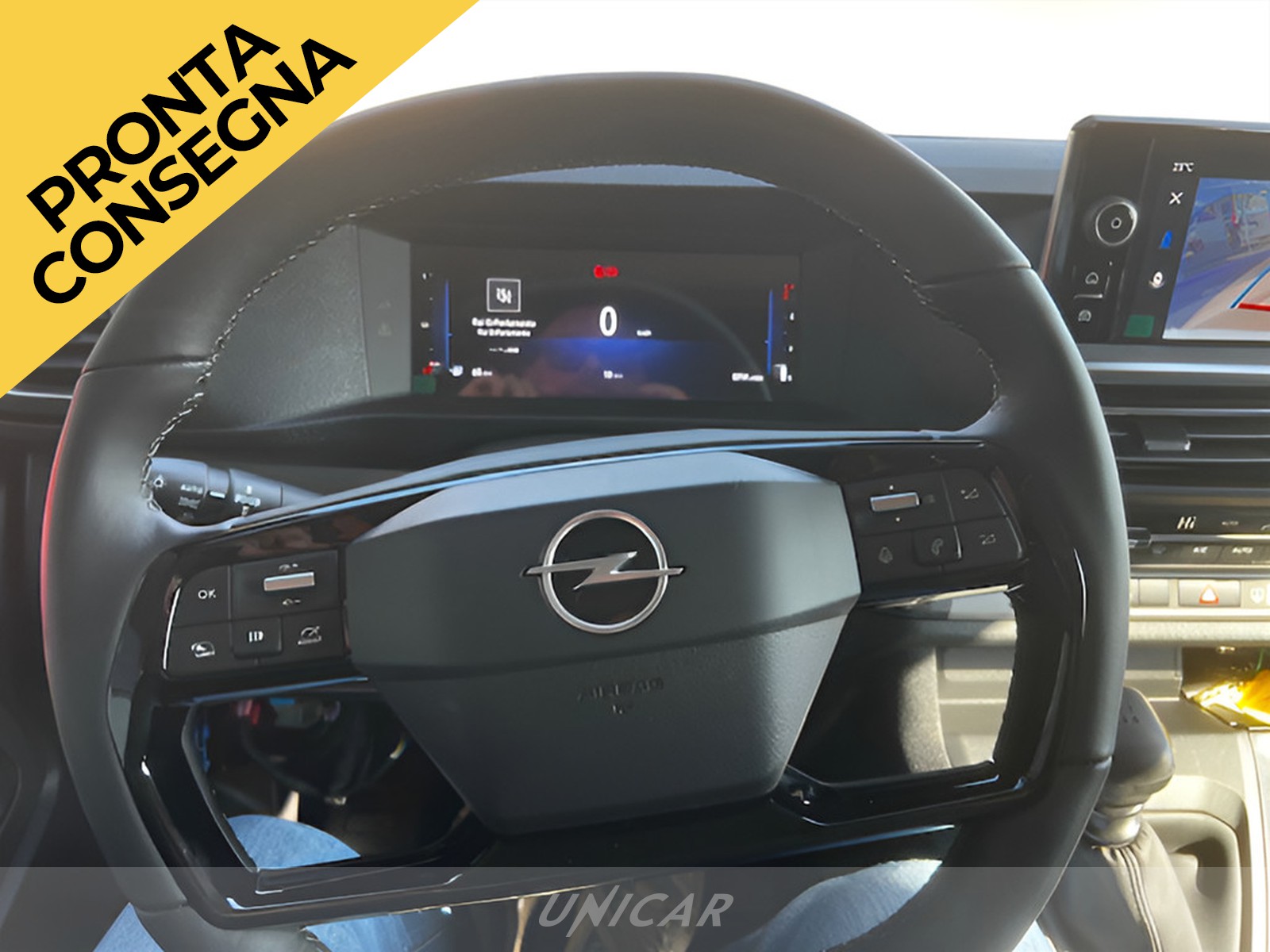 UNICAR Opel Vivaro