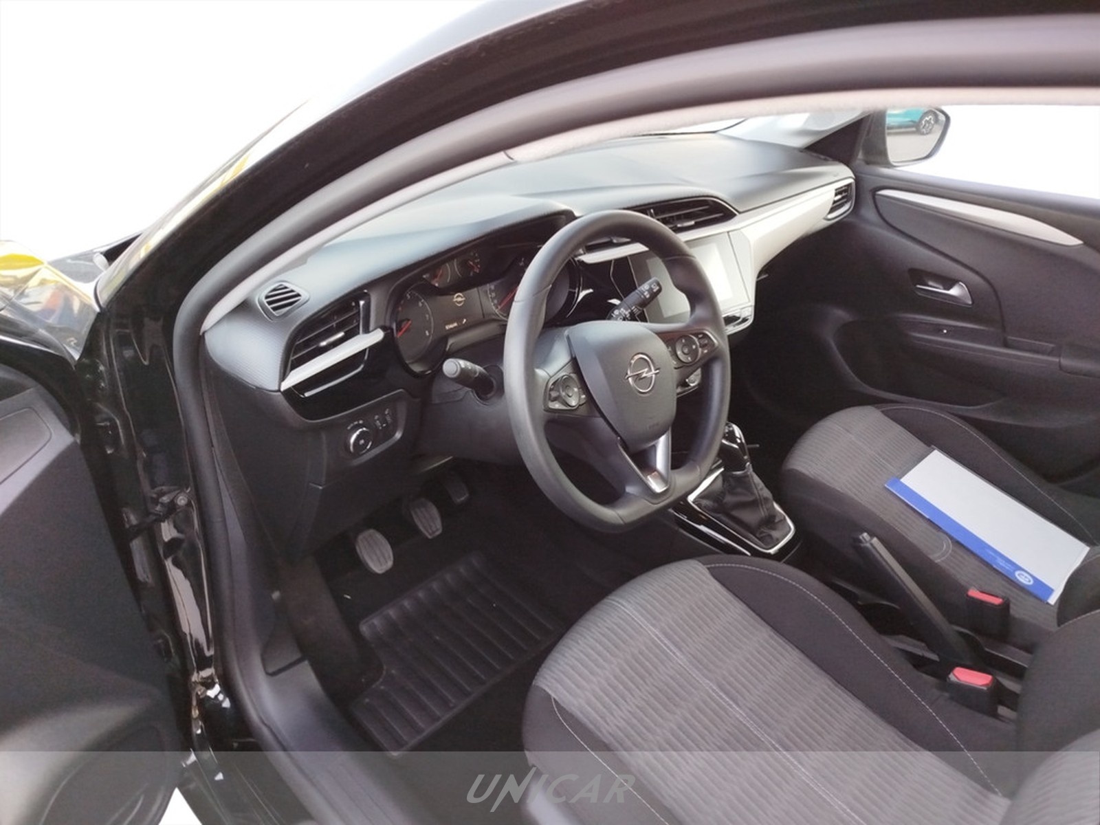 UNICAR Opel Corsa