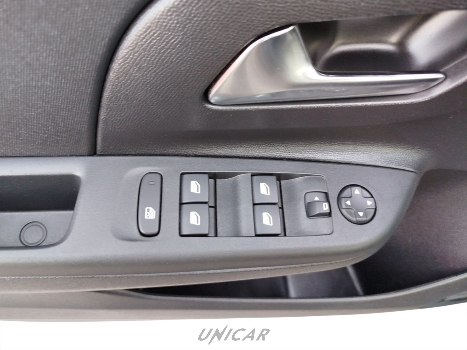 UNICAR Opel Corsa