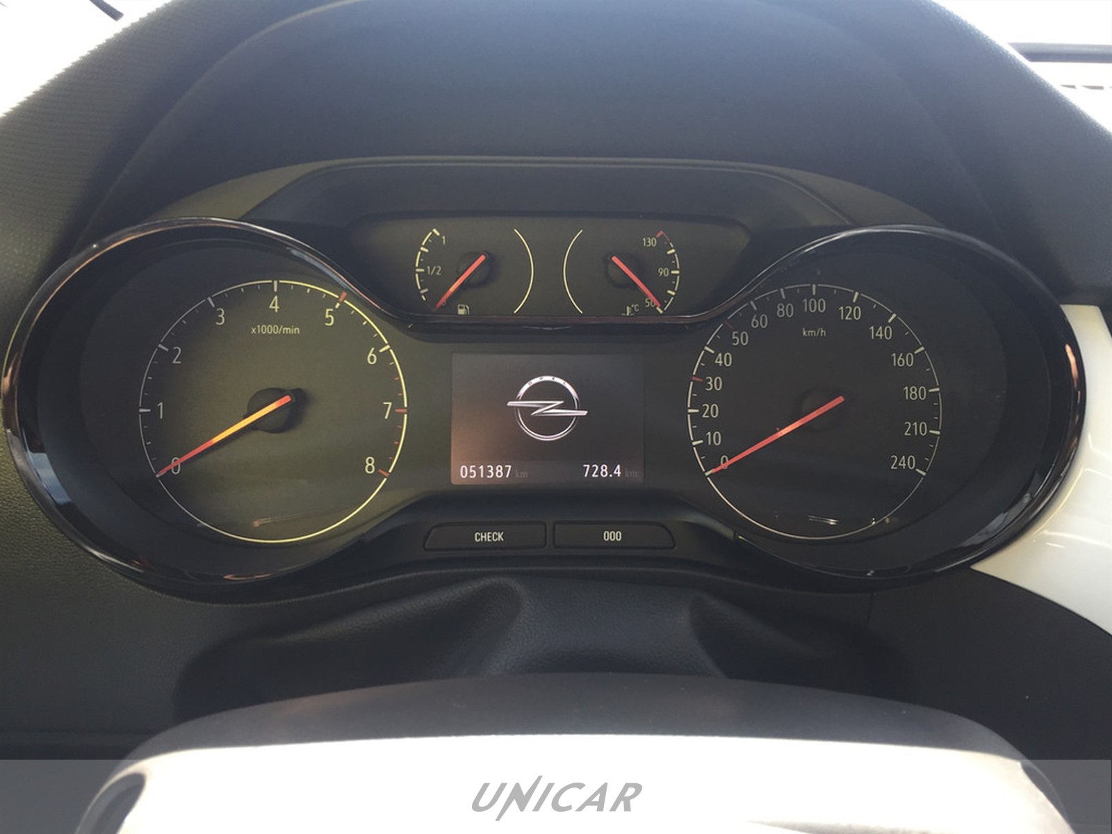 UNICAR Opel Crossland