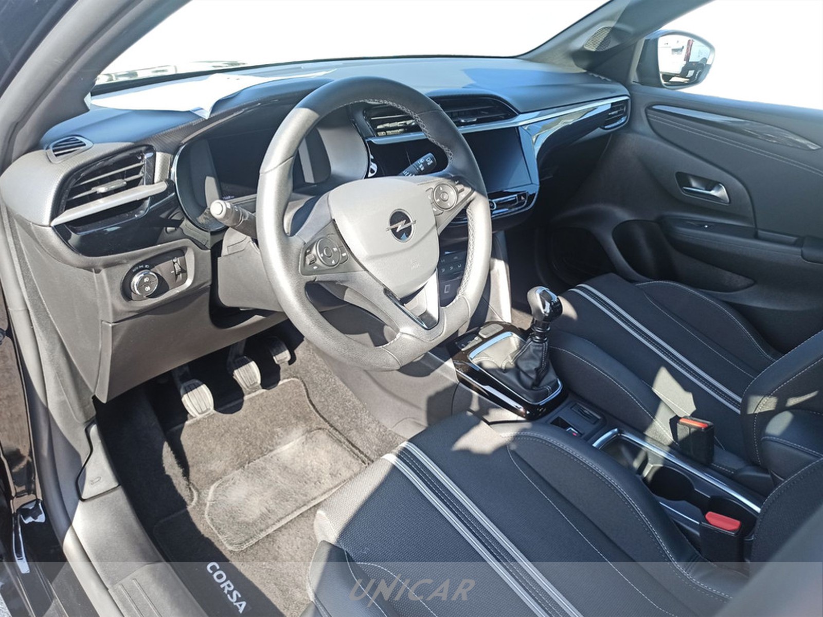 UNICAR Opel Corsa