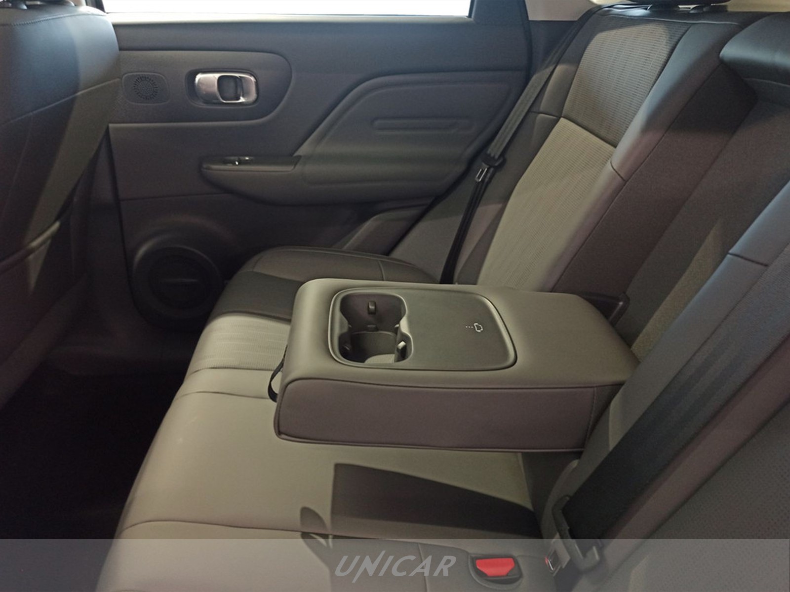 UNICAR Leapmotor B10