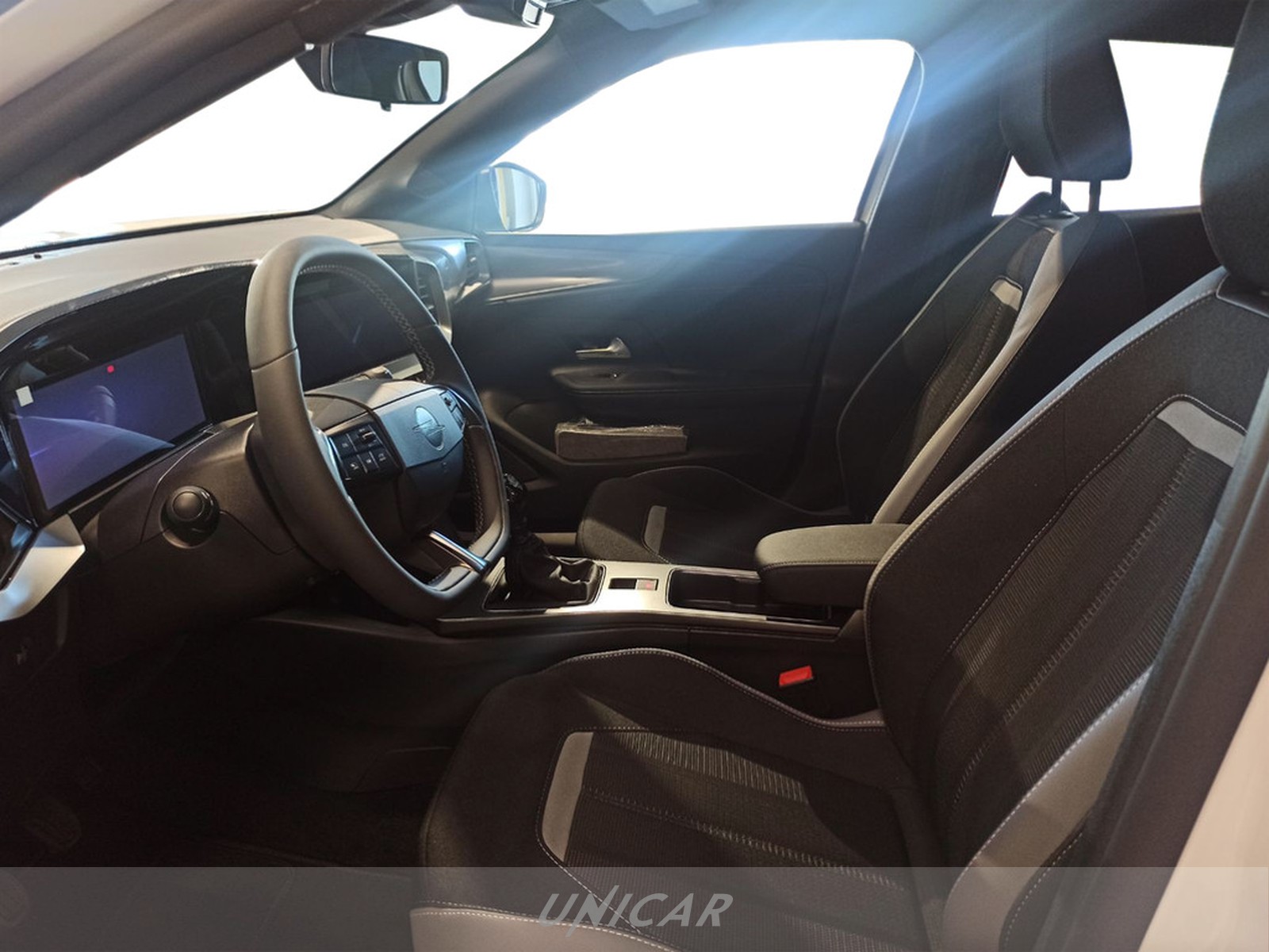 UNICAR Opel Mokka