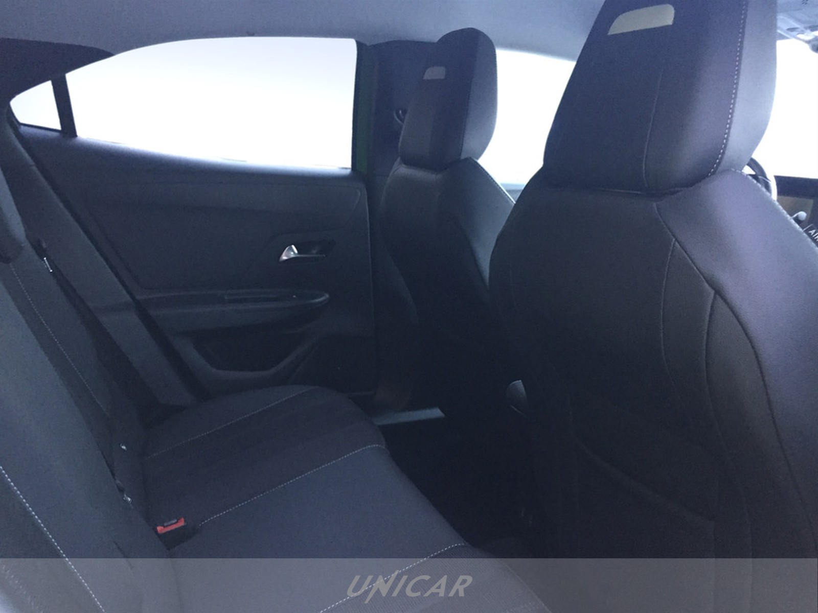 UNICAR Opel Mokka