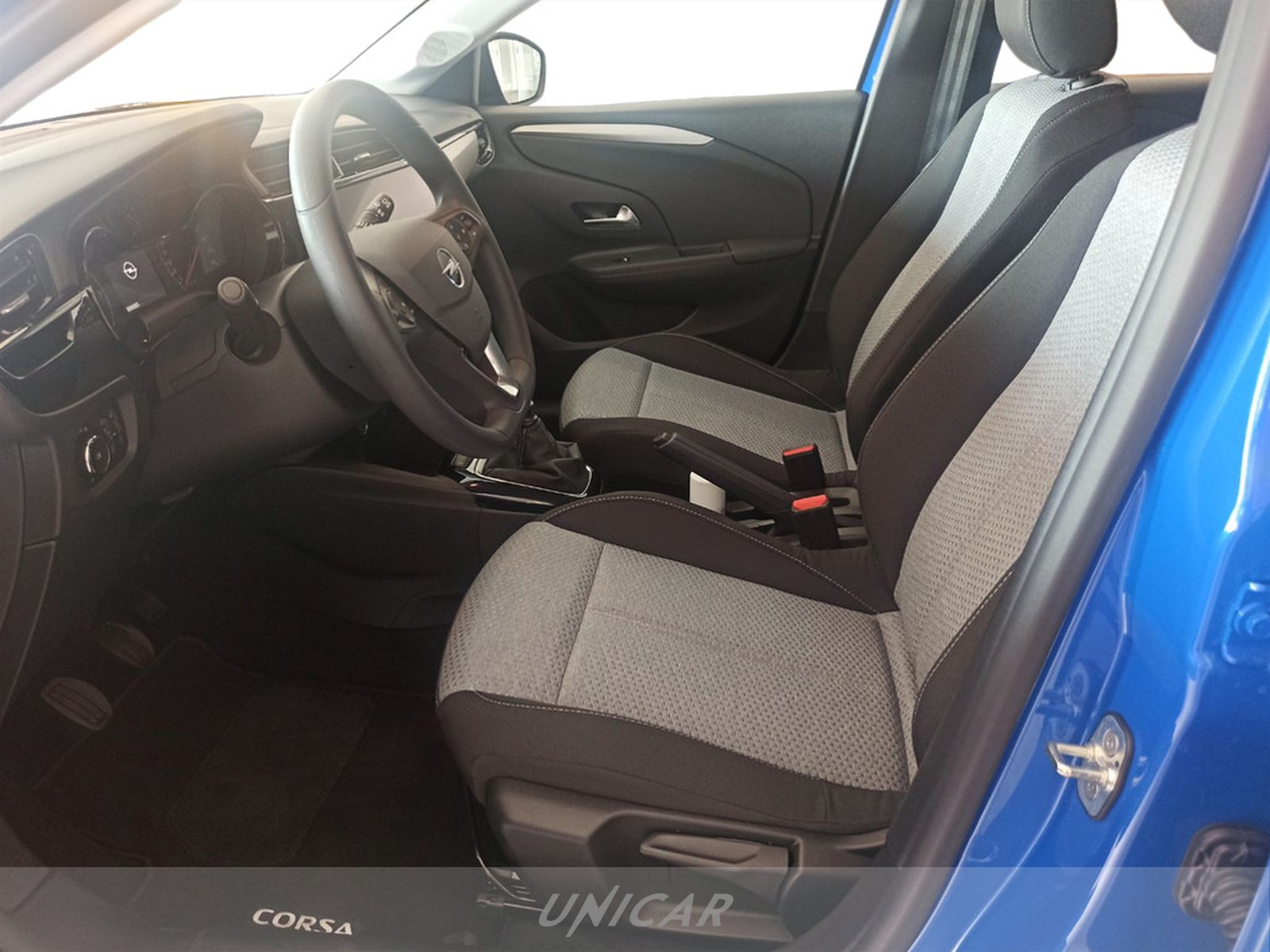 UNICAR Opel Corsa