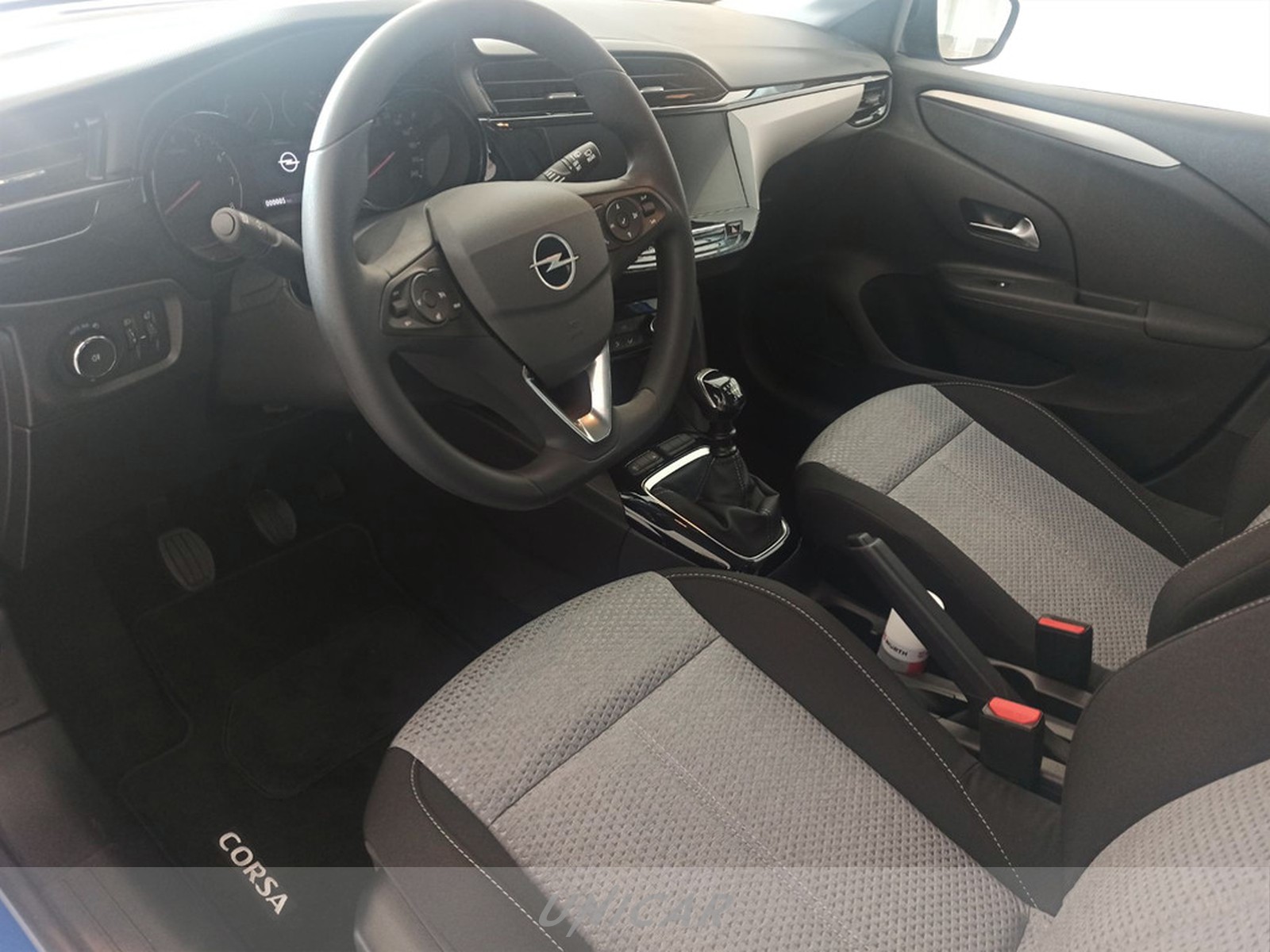 UNICAR Opel Corsa