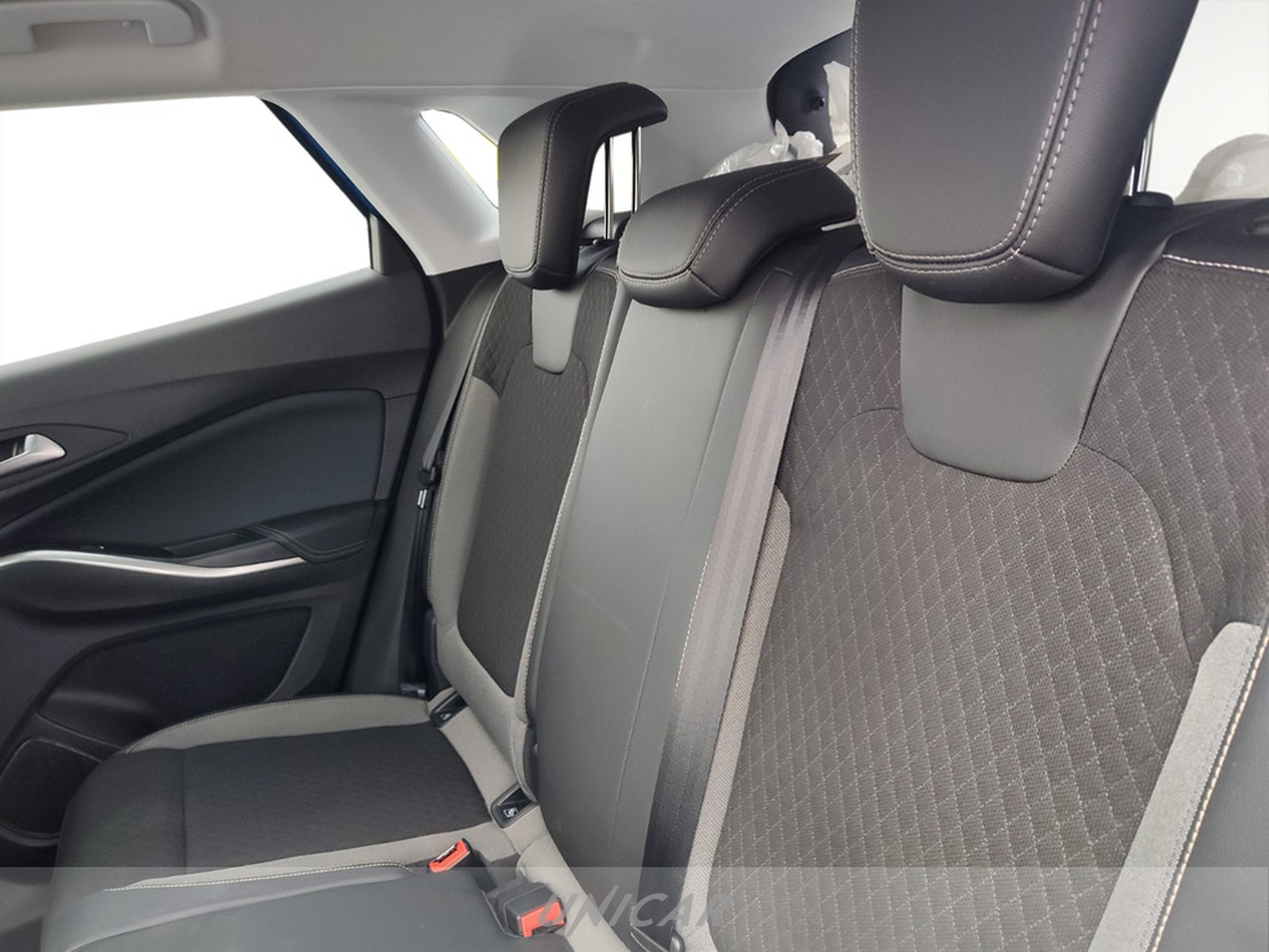 UNICAR Opel Grandland