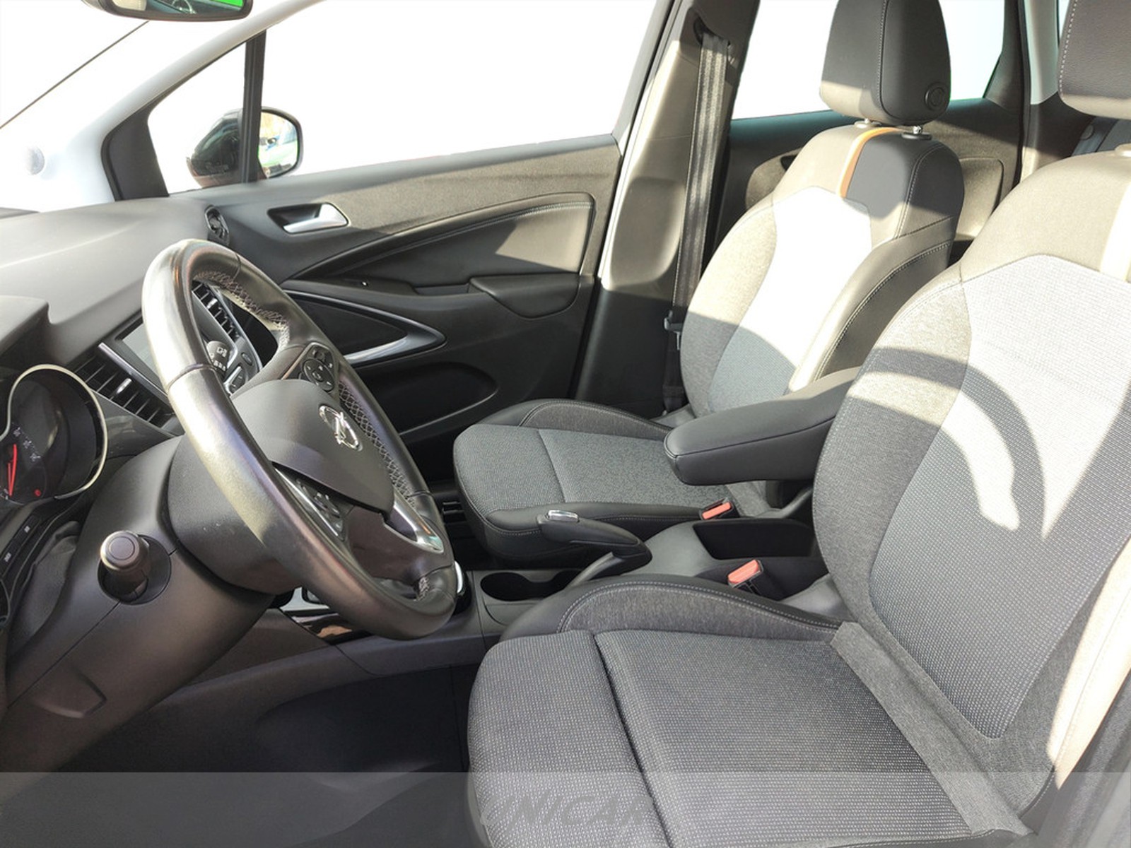 UNICAR Opel Crossland