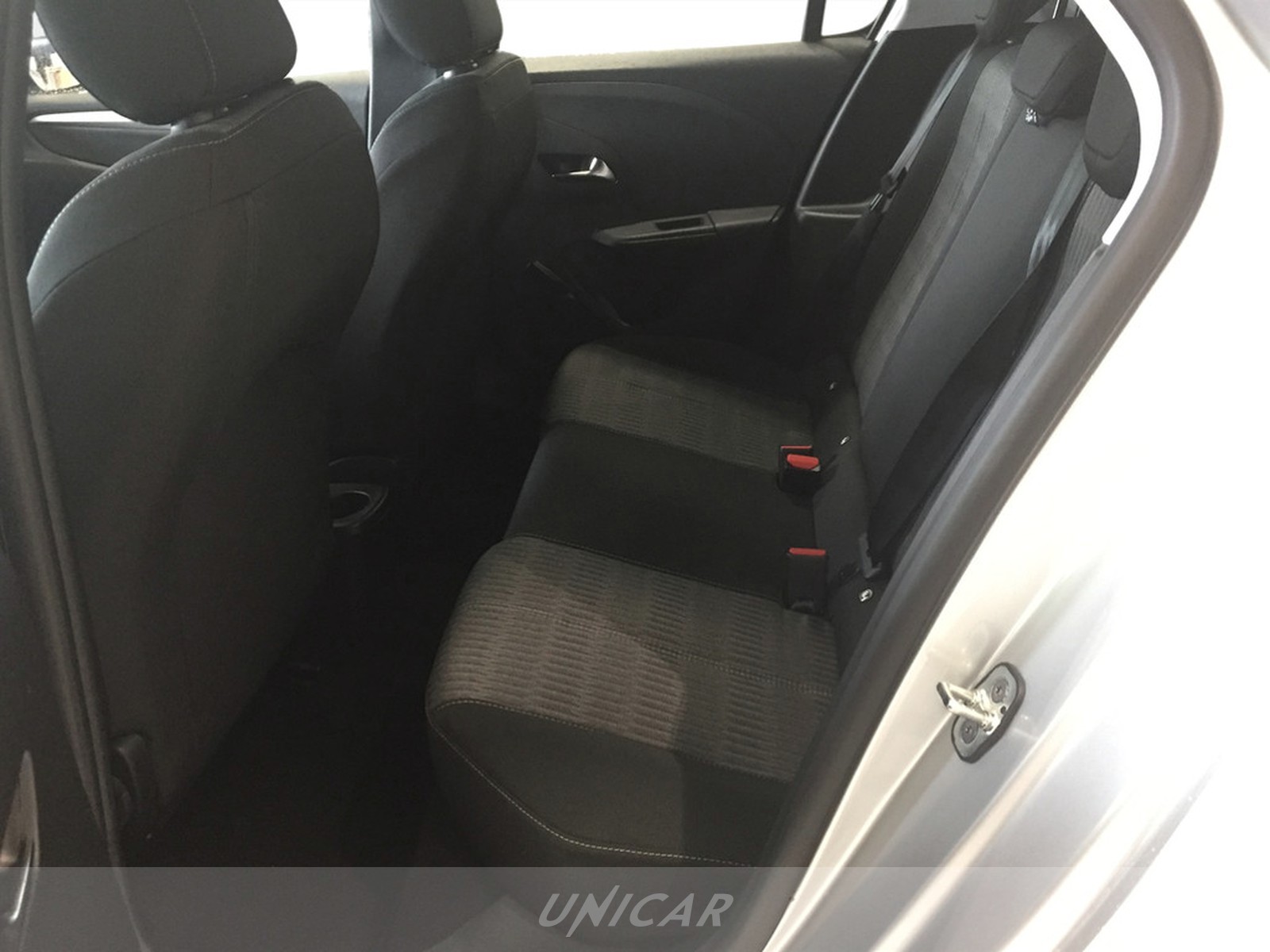UNICAR Opel Corsa