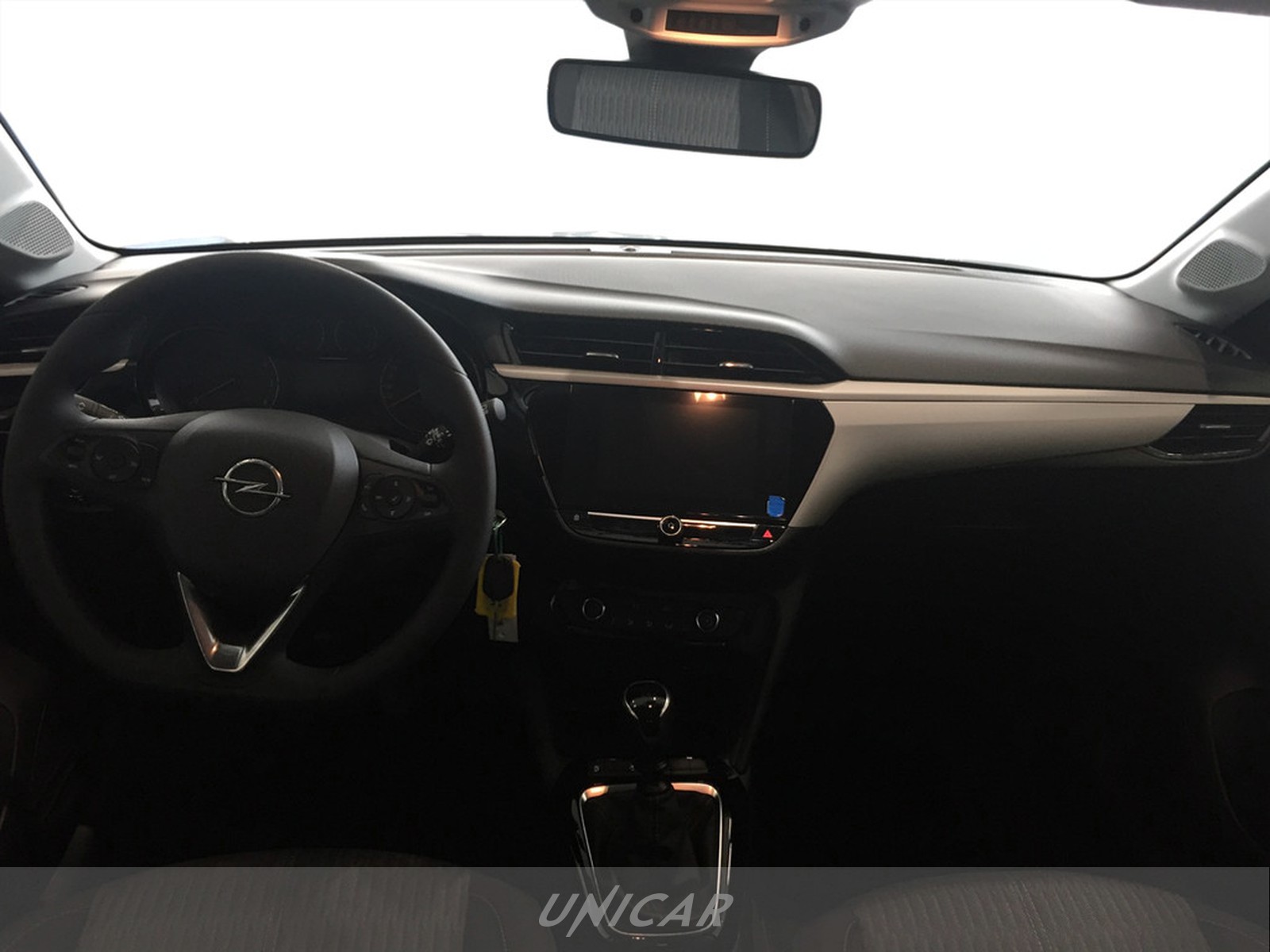 UNICAR Opel Corsa