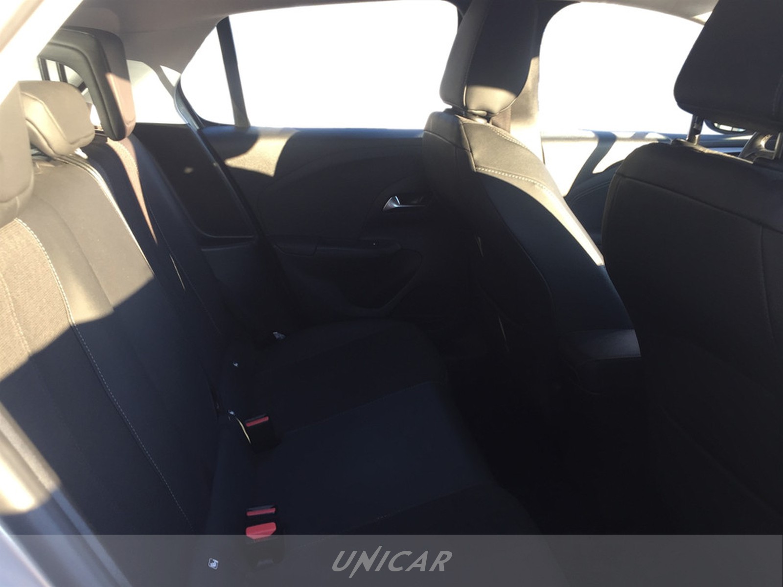 UNICAR Opel Corsa