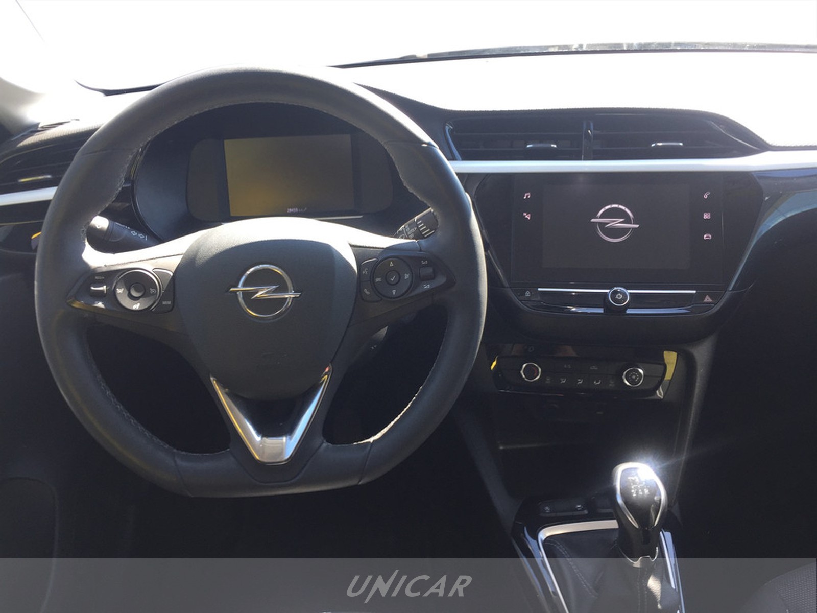 UNICAR Opel Corsa