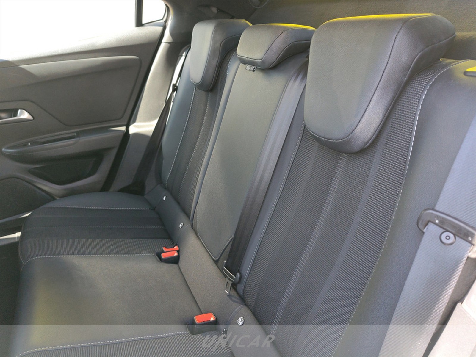 UNICAR Opel Mokka