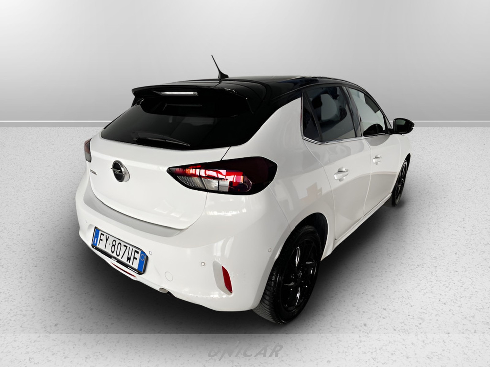 UNICAR Opel Corsa