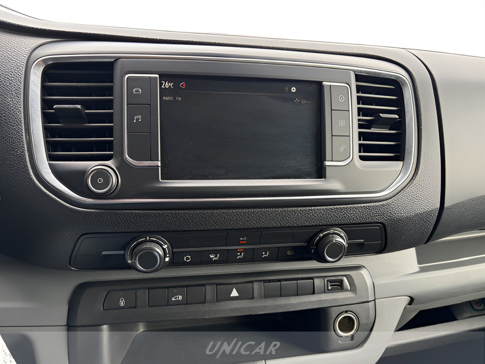 UNICAR Opel Vivaro