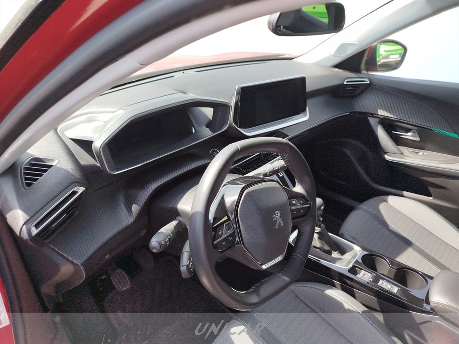 UNICAR Peugeot 2008