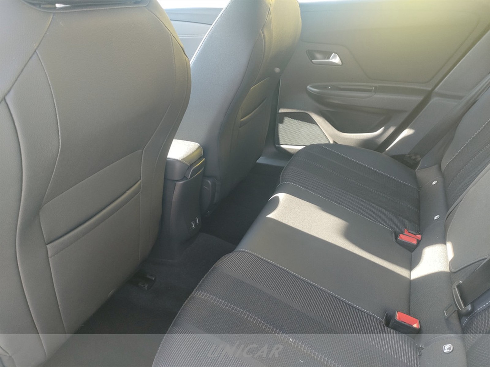UNICAR Opel Mokka