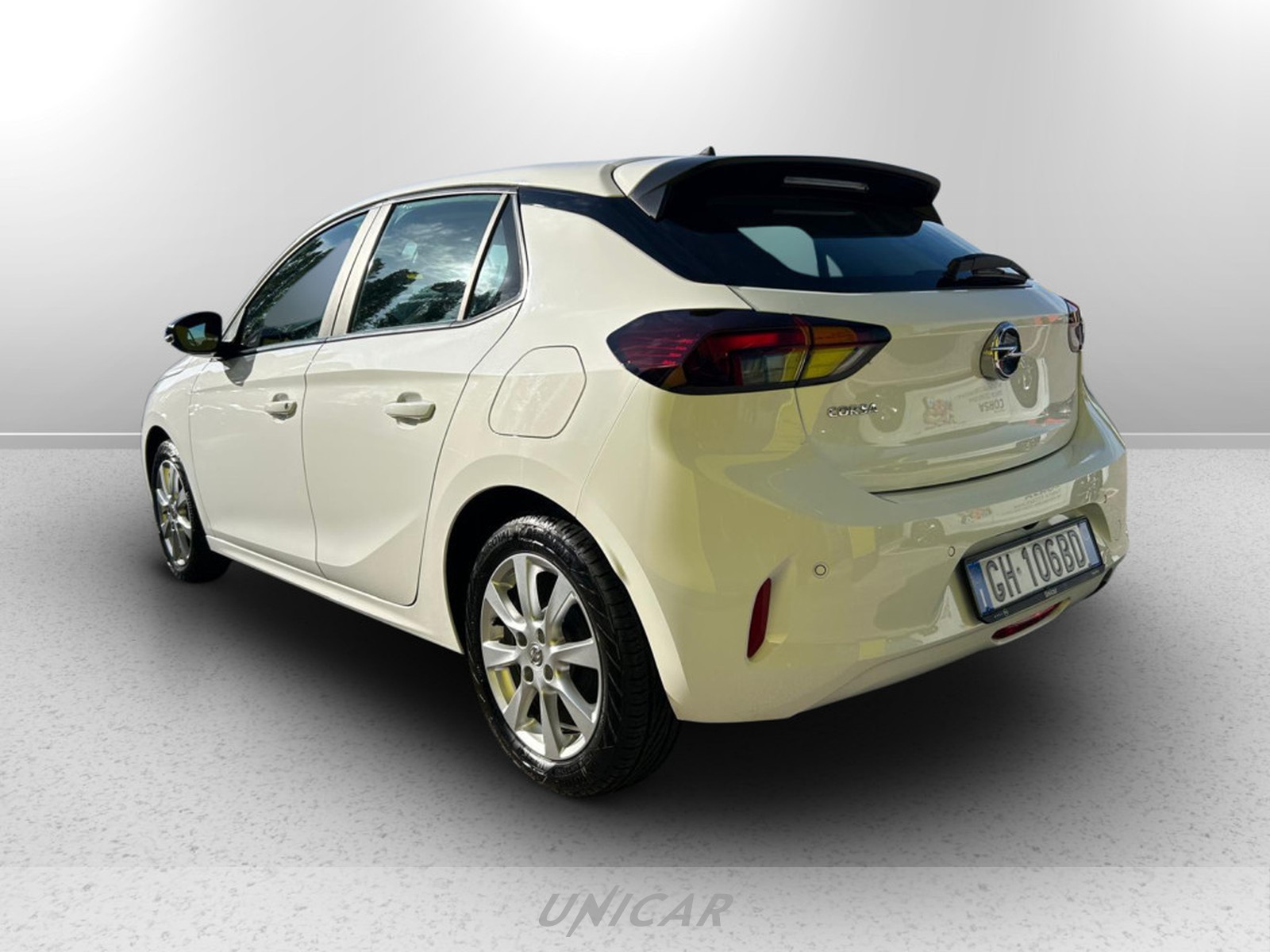 UNICAR Opel Corsa