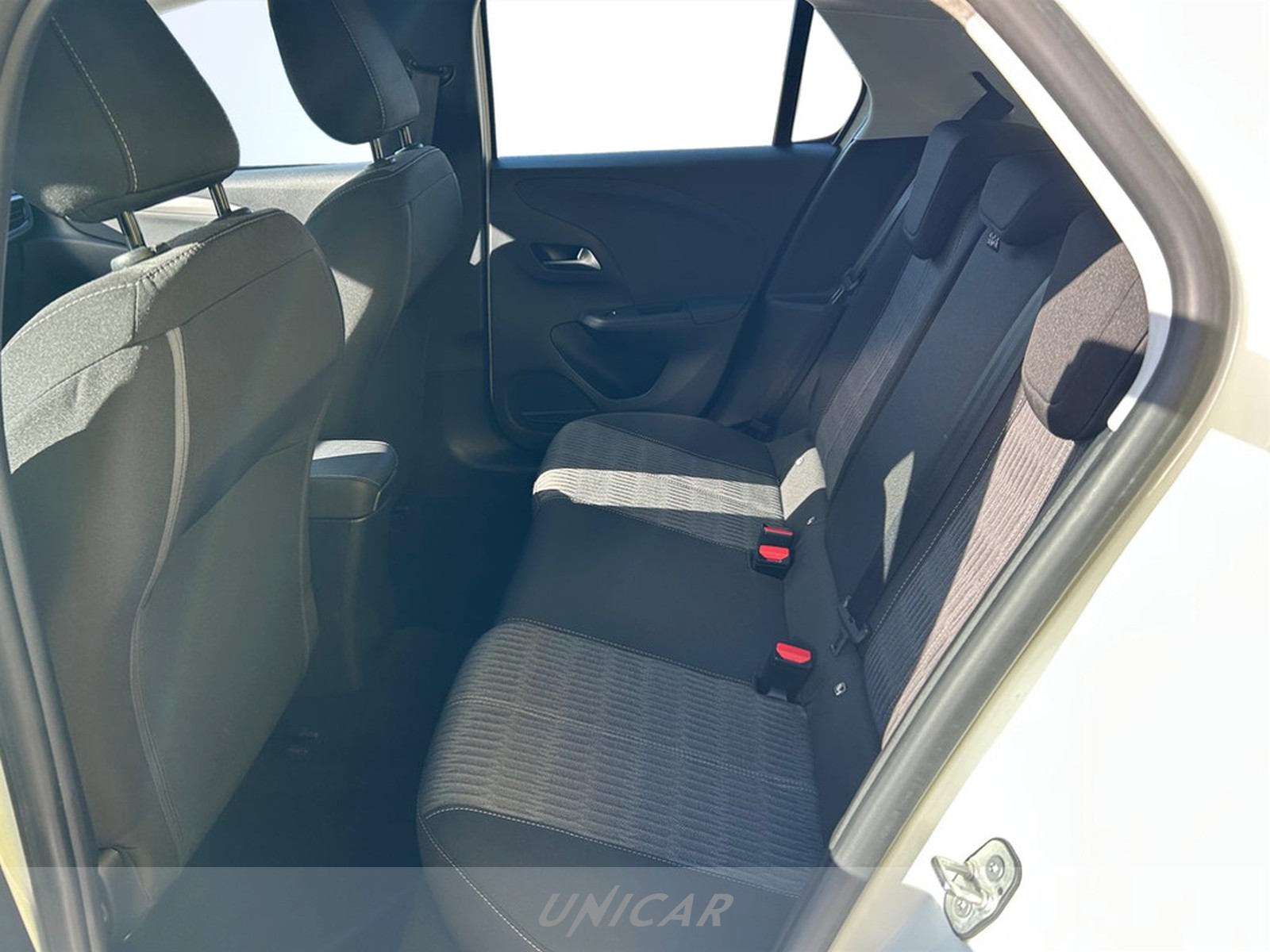 UNICAR Opel Corsa