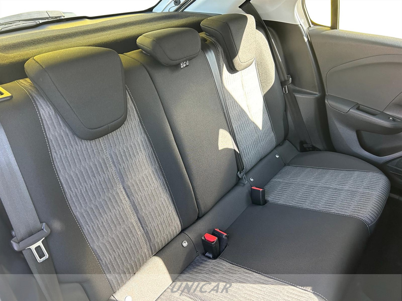 UNICAR Opel Corsa