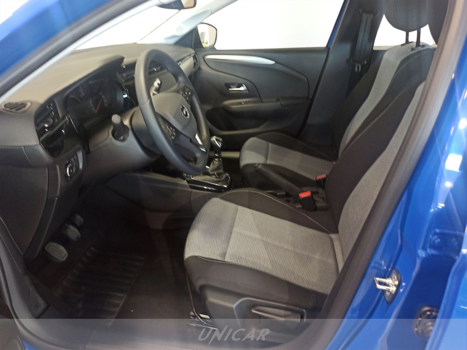 UNICAR Opel Corsa