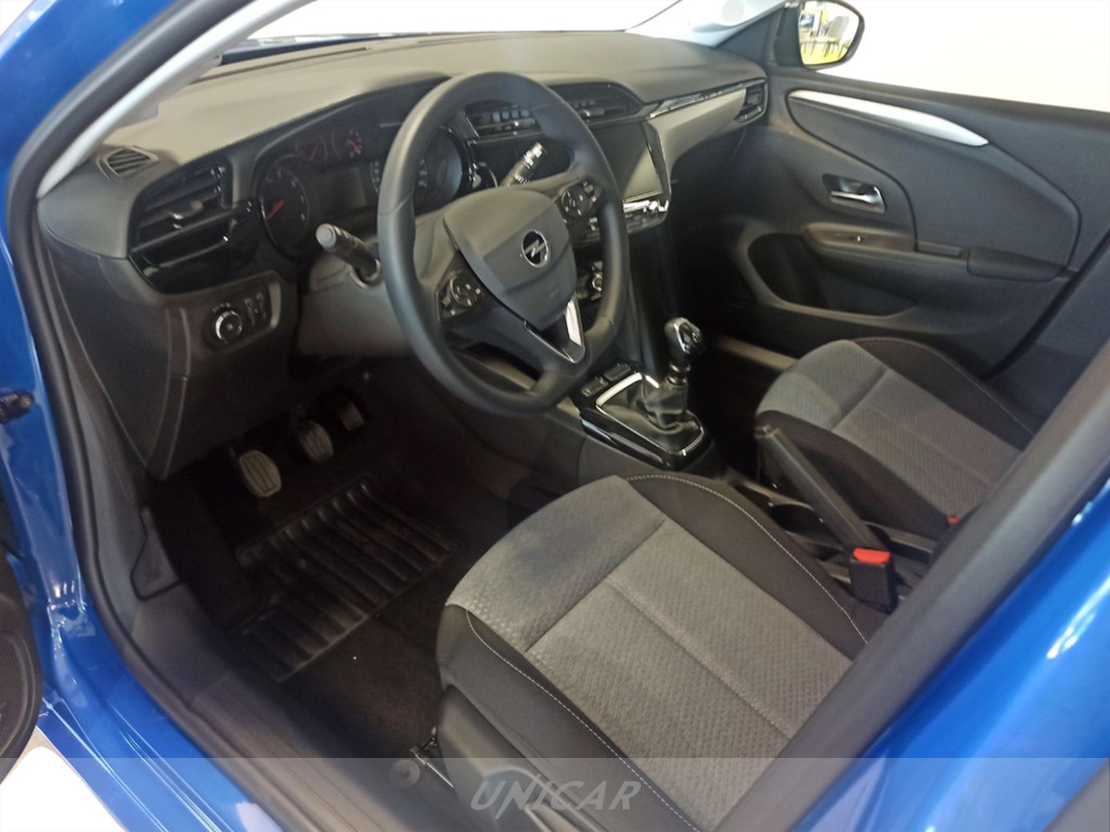 UNICAR Opel Corsa