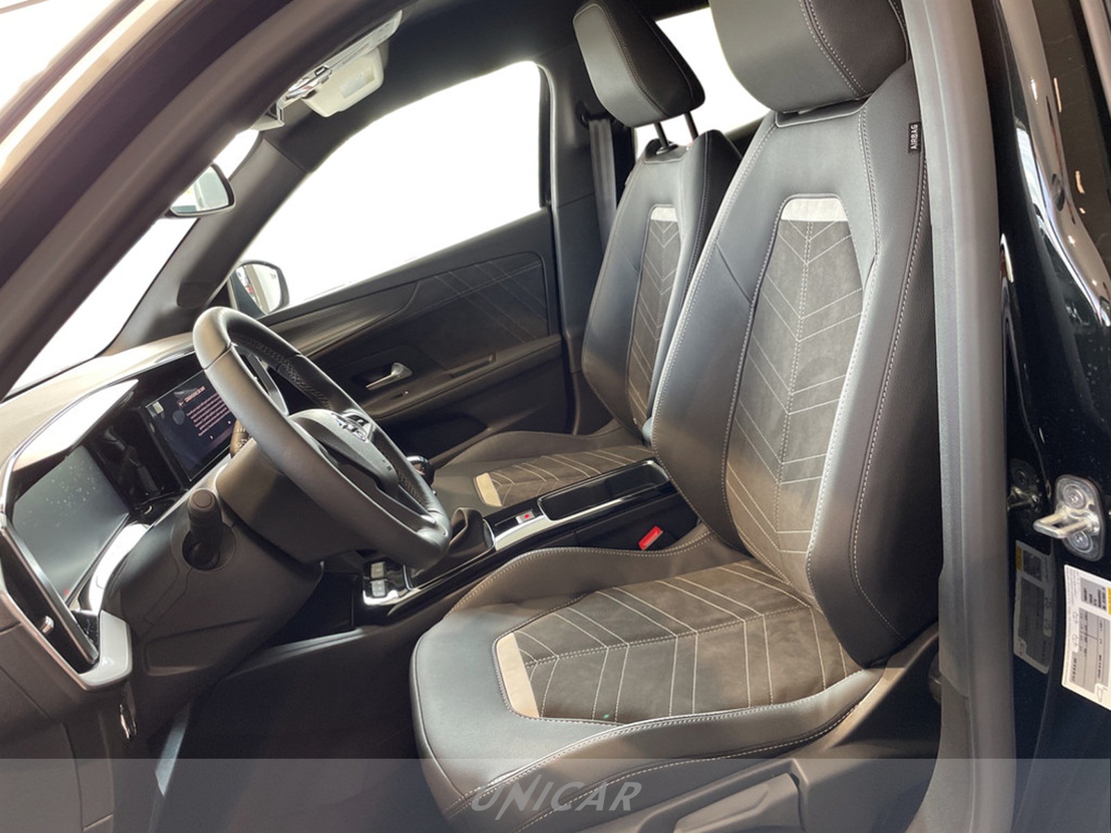 UNICAR Opel Mokka