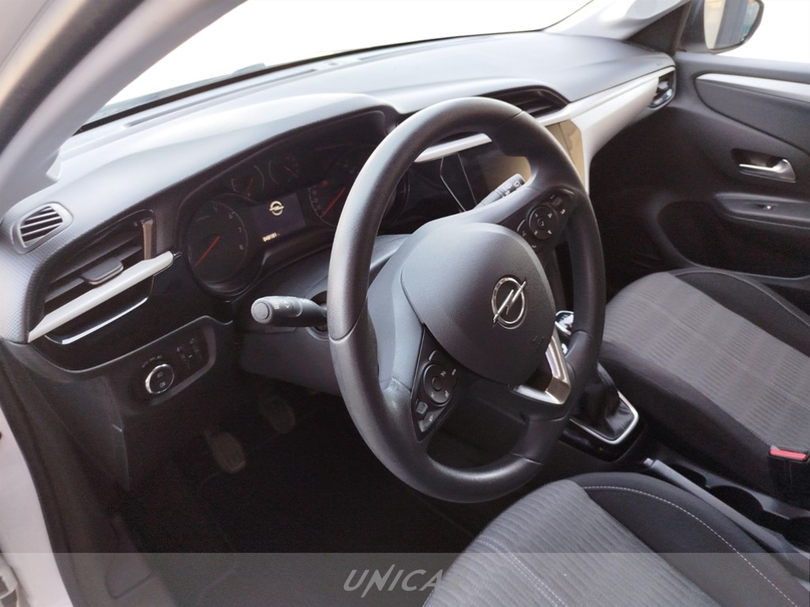 UNICAR Opel Corsa